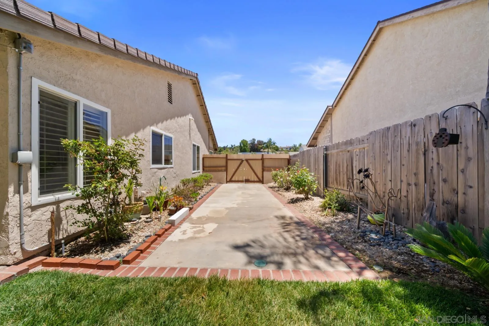 https://cdn.realtyfeed.com/cdn/127/260016589/b607f7a414da19adee47baf8bd0ad90d.webp