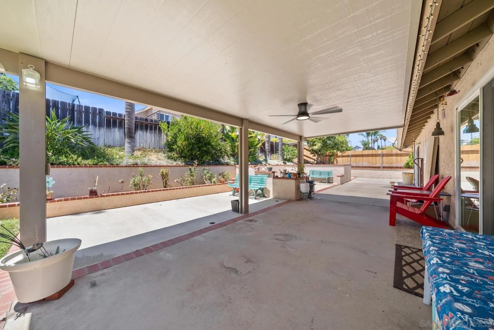 https://cdn.realtyfeed.com/cdn/127/260016589/e56a6cc1f81abd72d76f972562ba60d5.webp
