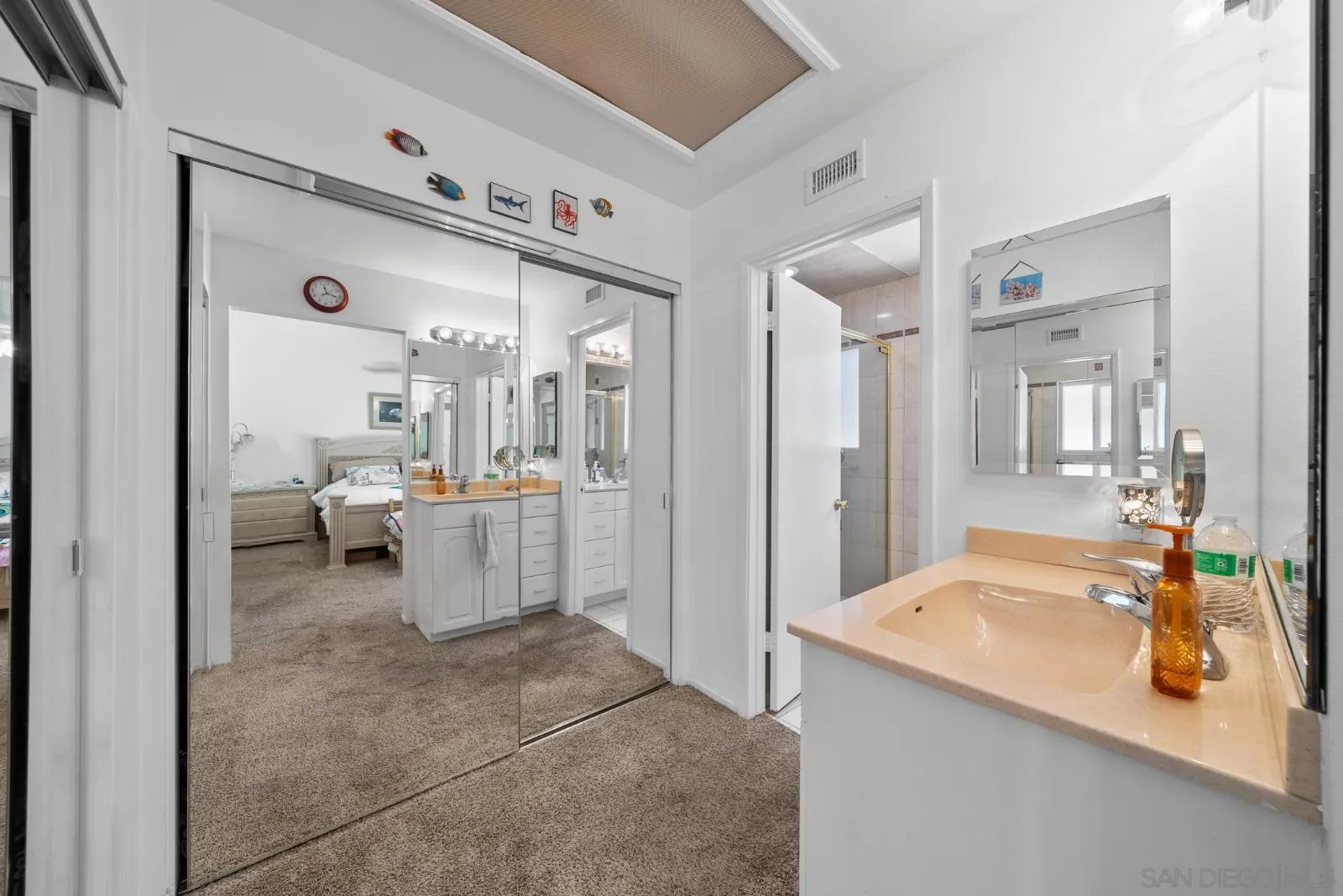 https://cdn.realtyfeed.com/cdn/127/260016589/f56cf70ba9a7103ac1ace8d7885f5323.webp