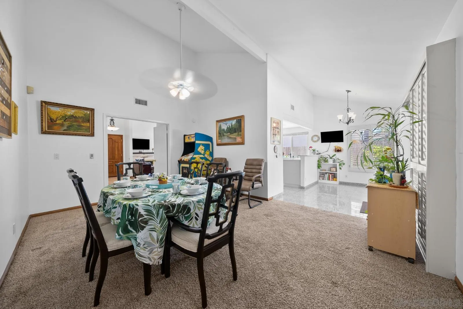 https://cdn.realtyfeed.com/cdn/127/260016589/f6eb7bf60da6a3f0a4a2c6f8fd641d47.webp
