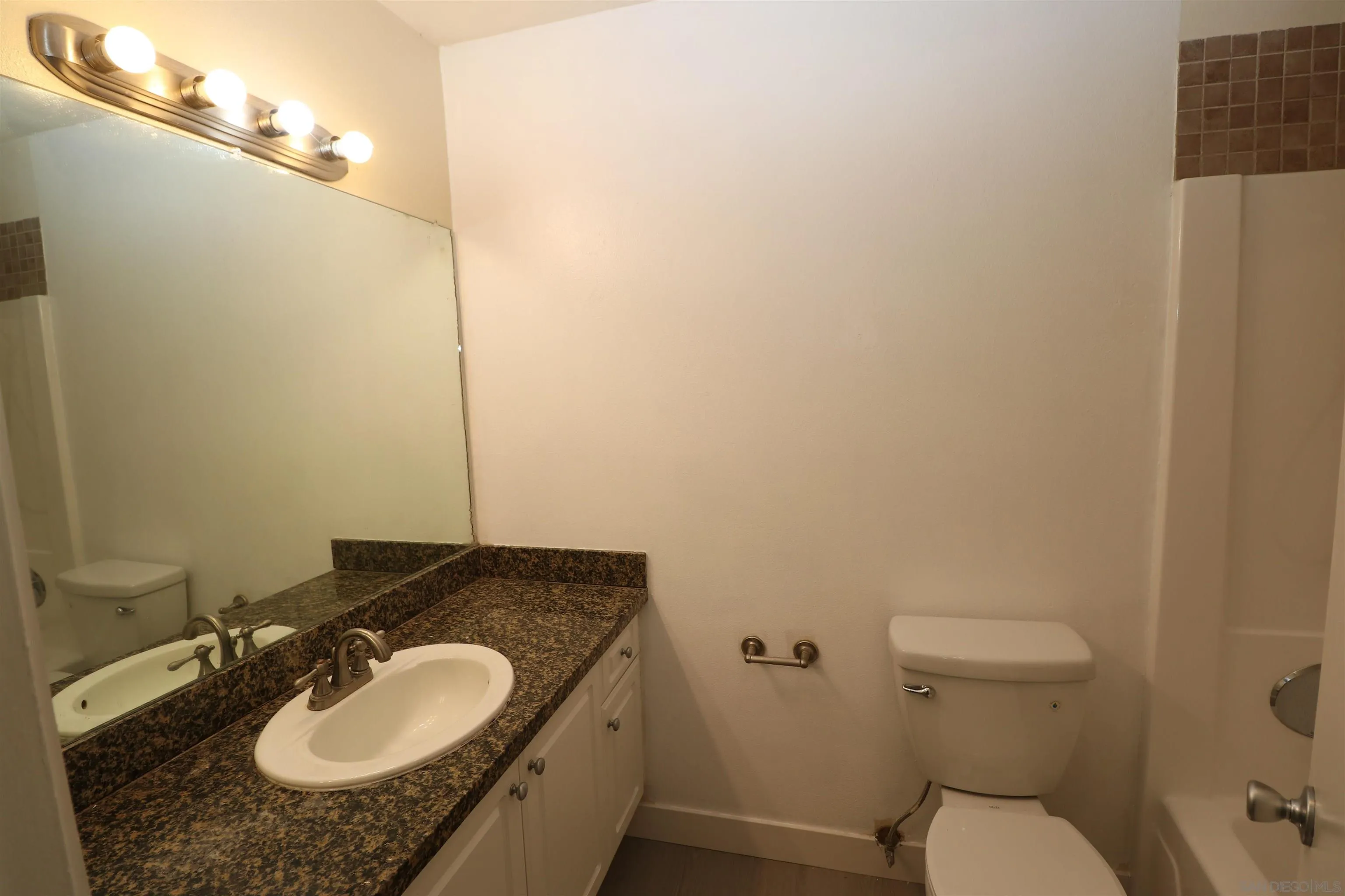 Photo #8: 260016592 Listing: Photo #8