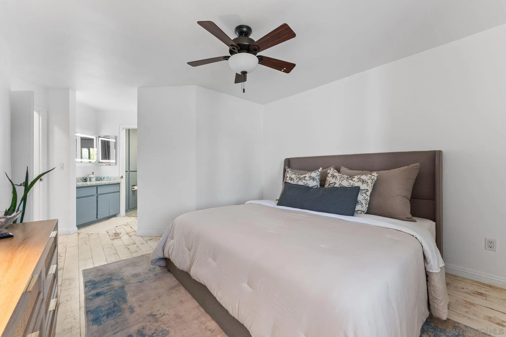 https://cdn.realtyfeed.com/cdn/127/260016597/7d07c120207f5cc9c4e742a3be6beb9a.webp