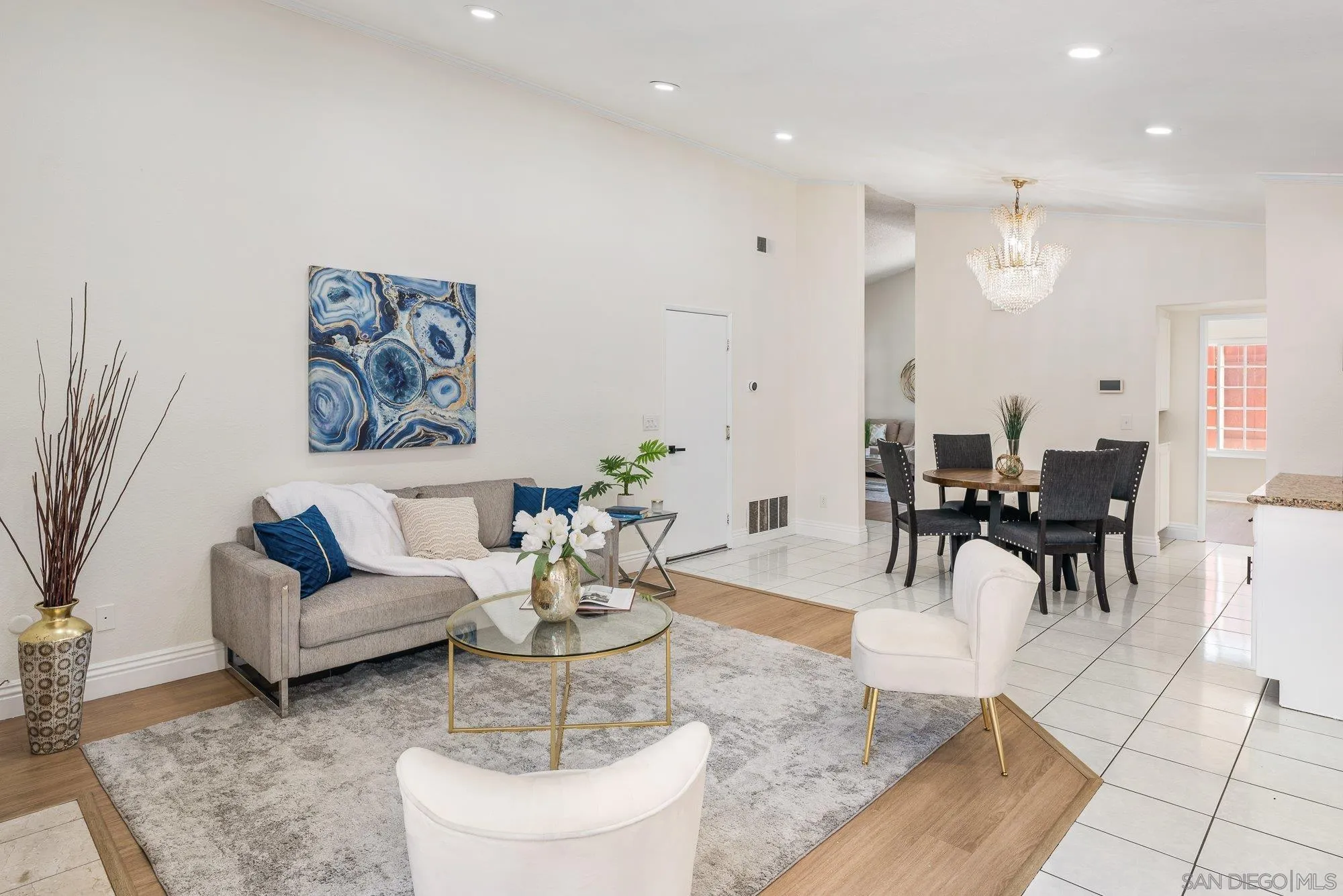 https://cdn.realtyfeed.com/cdn/127/260016602/08a0df3b049cd450ecce229059bbd089.webp