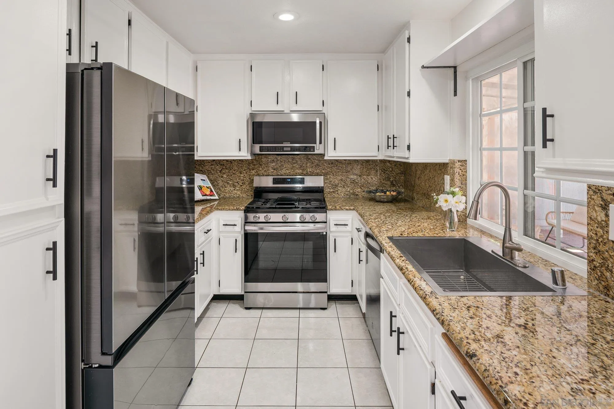 https://cdn.realtyfeed.com/cdn/127/260016602/27906bd299089edbbd3ce5d5a1b67f5c.webp