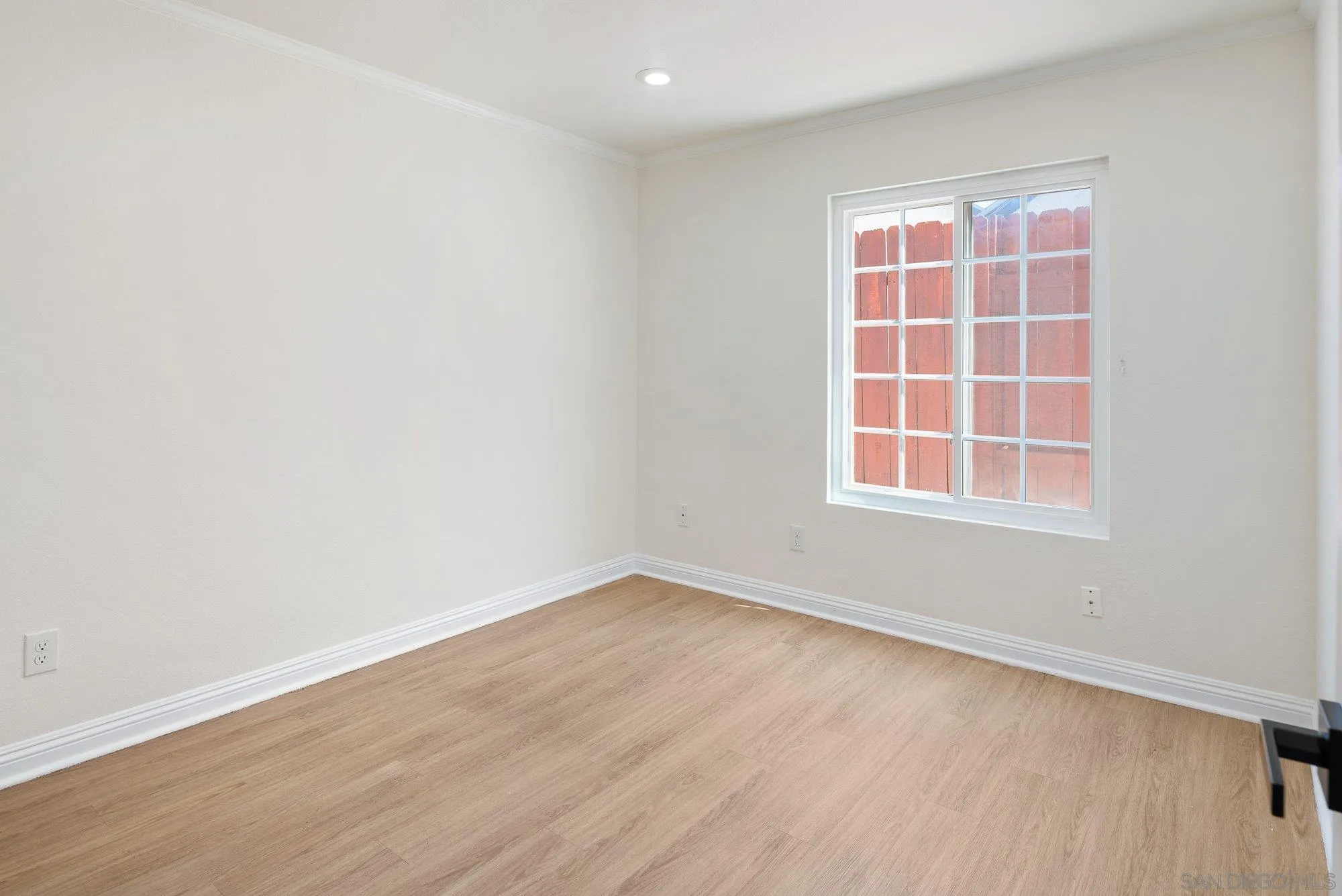 https://cdn.realtyfeed.com/cdn/127/260016602/4c08e111431f09e1c28a08f54dbb3573.webp