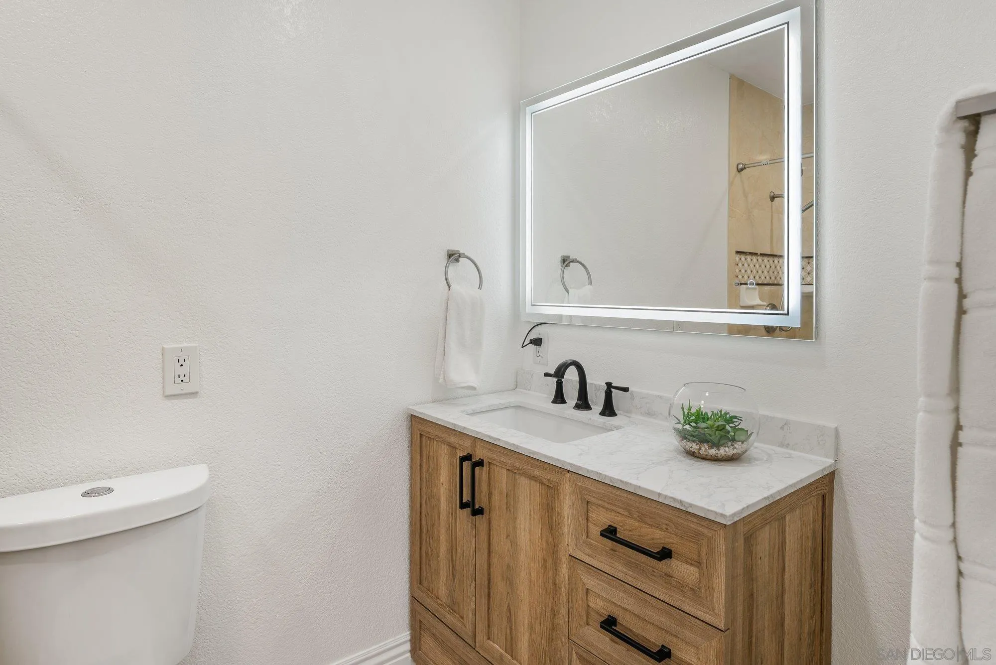 https://cdn.realtyfeed.com/cdn/127/260016602/9b2df7556f492a200479b47e18b23e93.webp