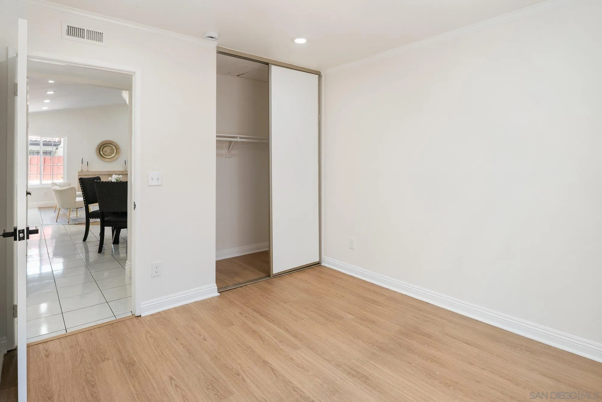 https://cdn.realtyfeed.com/cdn/127/260016602/a46363b3d5623b2cb91978de4cac8fed.webp