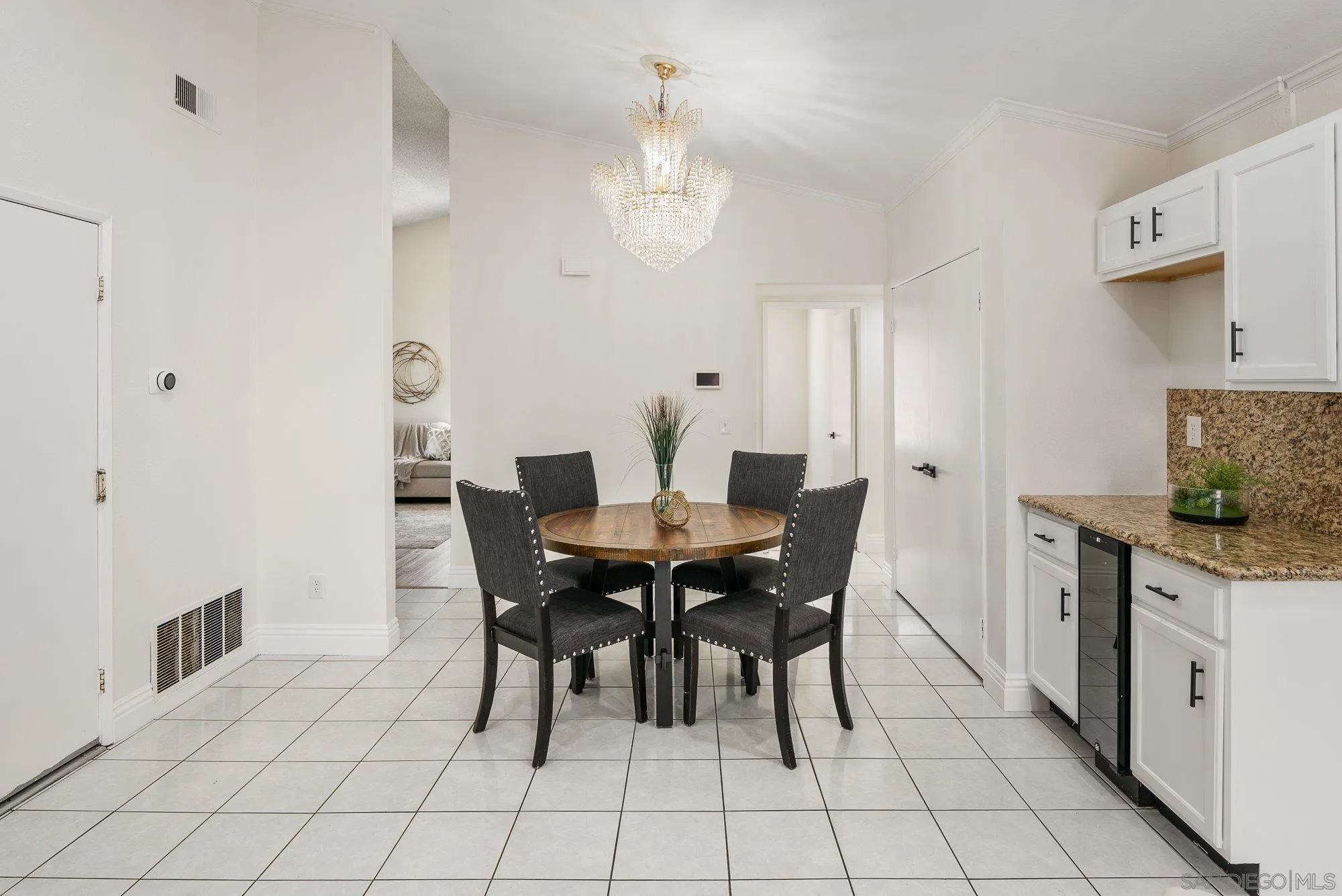 https://cdn.realtyfeed.com/cdn/127/260016602/cbd4a955cc57d077708a0a1658d59e73.webp