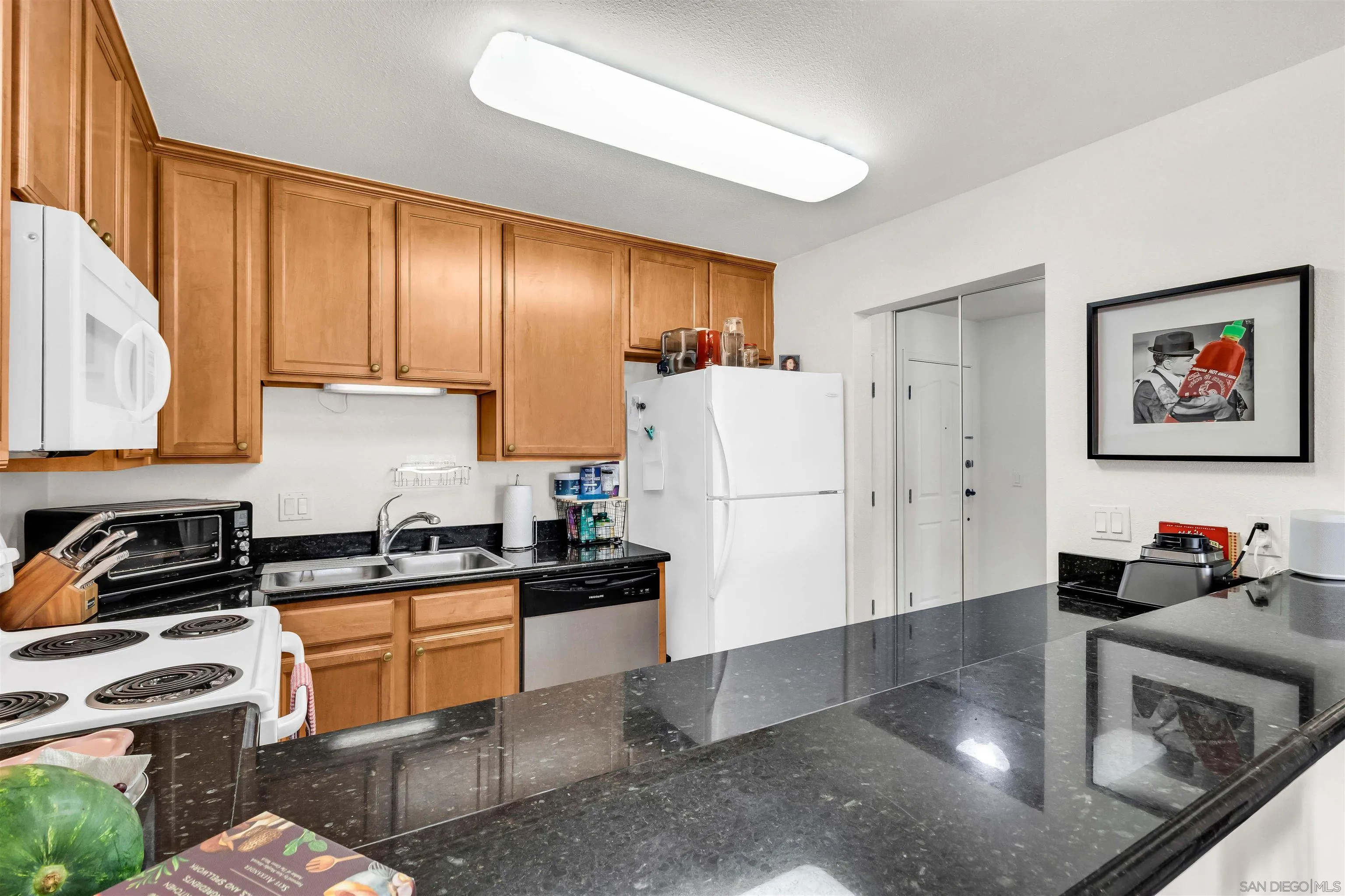 Photo #7: 260016606 Listing: Photo #7