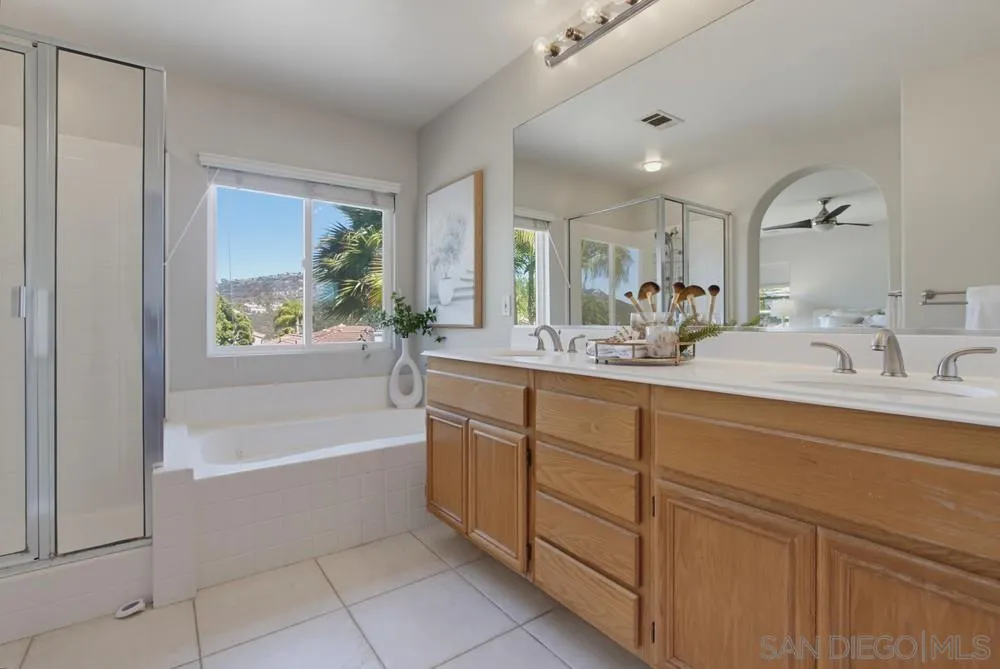 https://cdn.realtyfeed.com/cdn/127/260016607/396a94c8fecbfb2da2d4f9d4c9e83951.webp