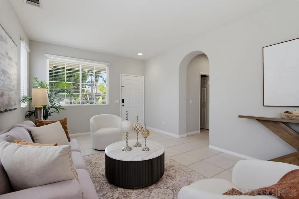 https://cdn.realtyfeed.com/cdn/127/260016607/7edffa6a94a1d324a62bca203c1f0e83.webp