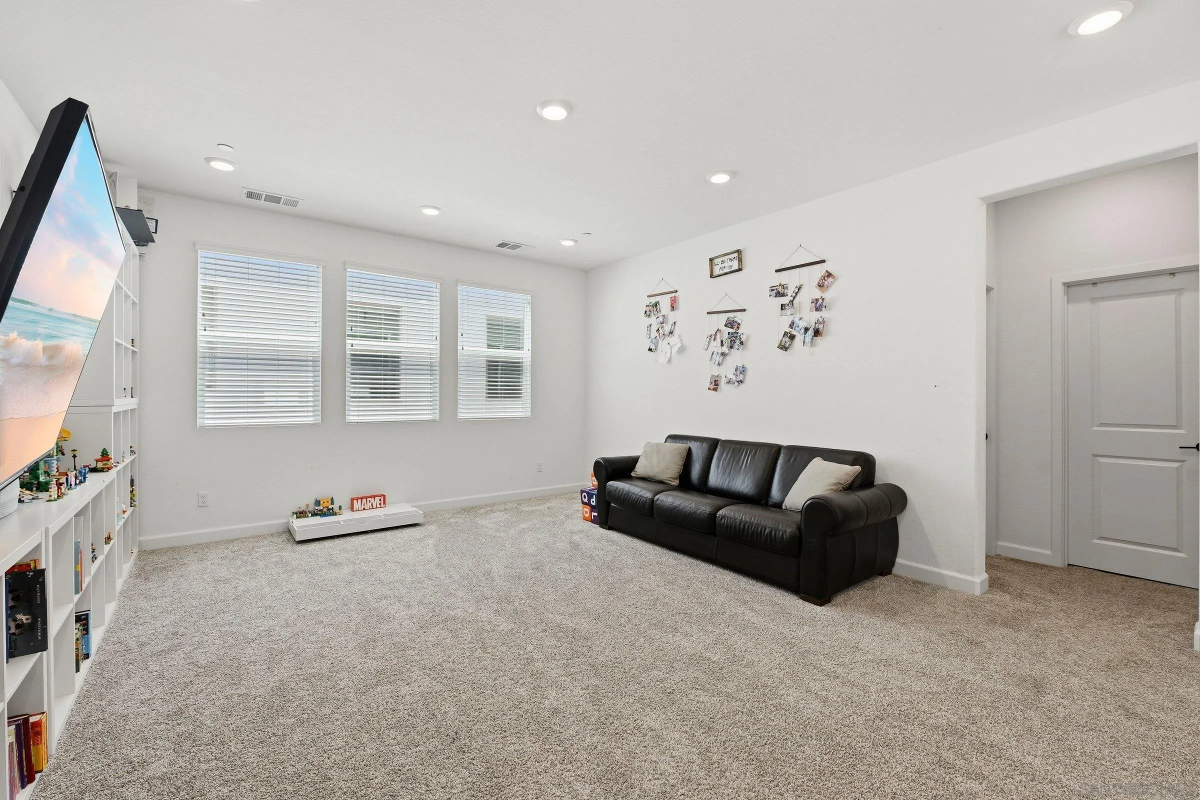 https://cdn.realtyfeed.com/cdn/127/260016610/4bb549952d7a6296e55fde9119cb4380.webp
