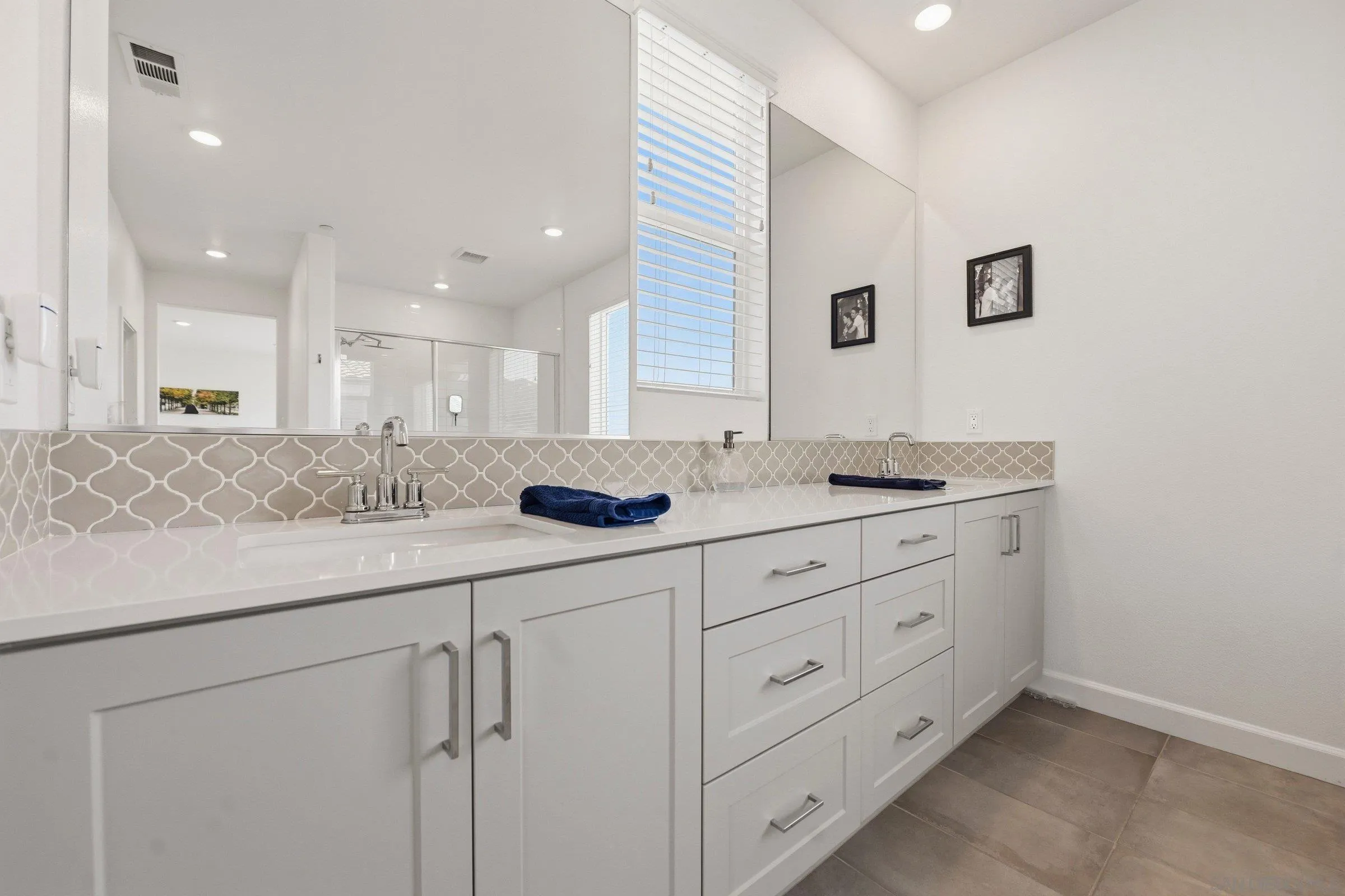 https://cdn.realtyfeed.com/cdn/127/260016610/5d5dfb539bcf9ece1dfdfe2021daceaf.webp