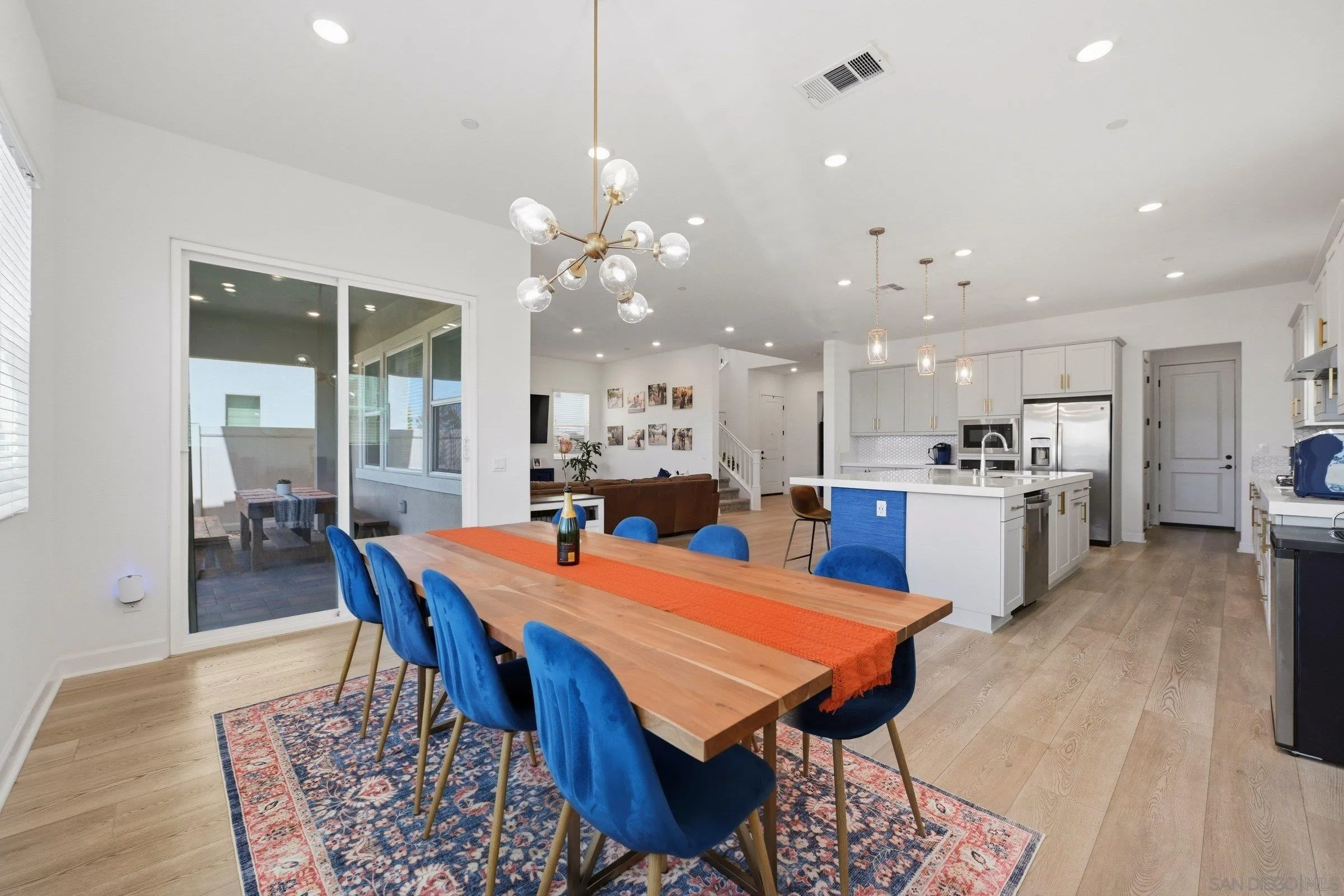 https://cdn.realtyfeed.com/cdn/127/260016610/761d8dbdd2063a3e32e11bca3b05b567.webp