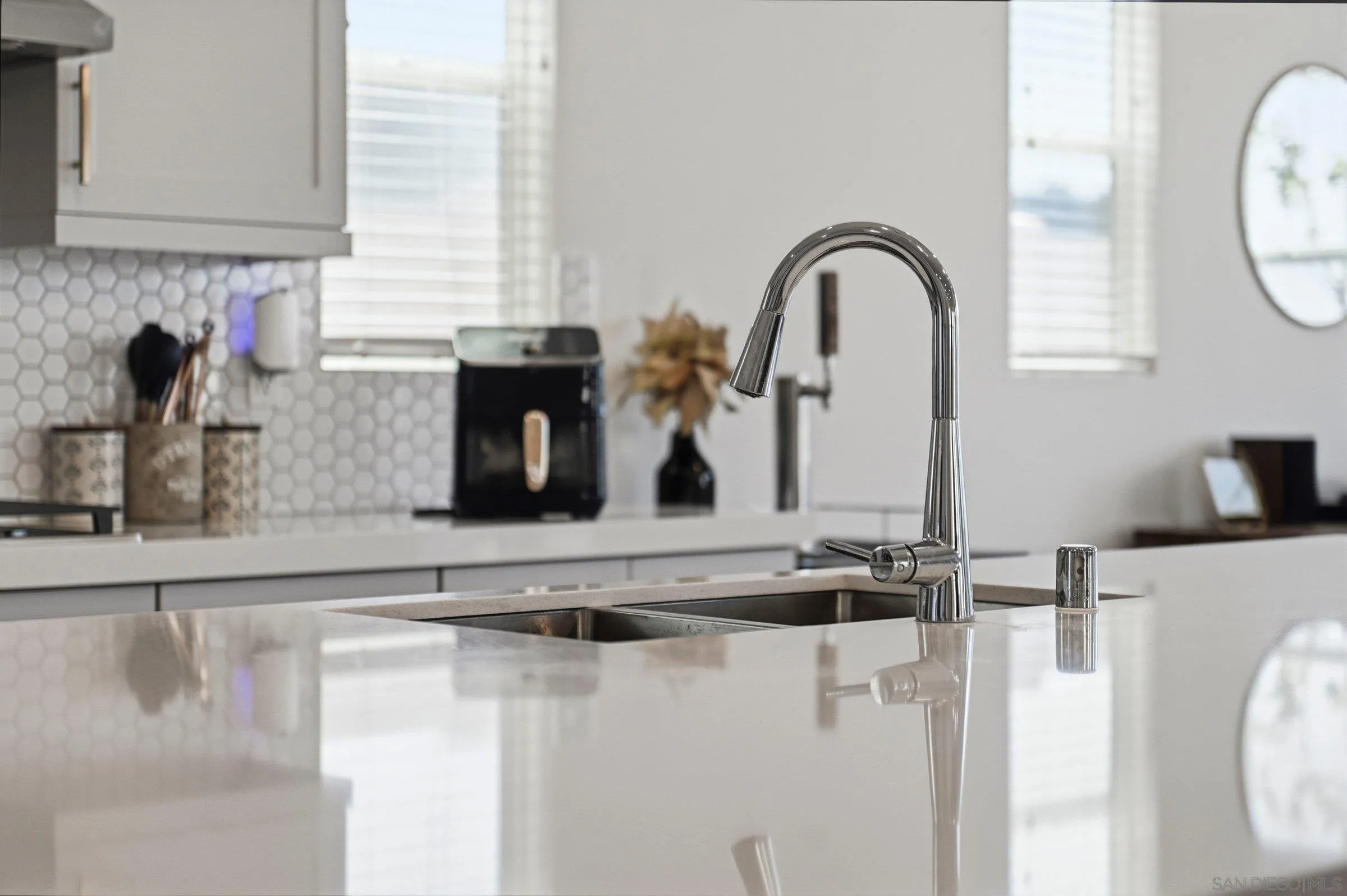 https://cdn.realtyfeed.com/cdn/127/260016610/9d088d564467961ad52098622b50d5c9.webp