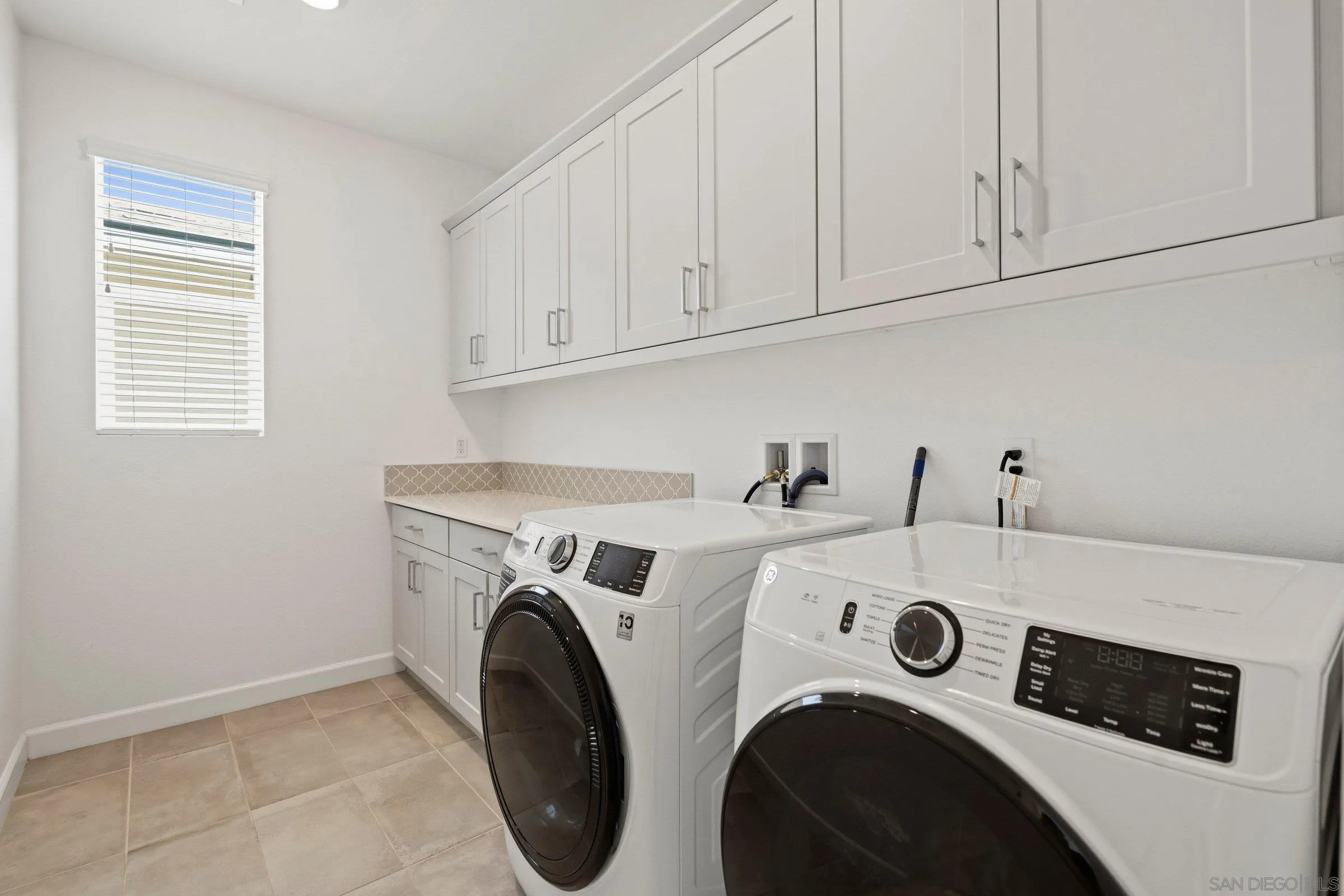 https://cdn.realtyfeed.com/cdn/127/260016610/b9d37c012a3fce8d3ab917145df63f50.webp