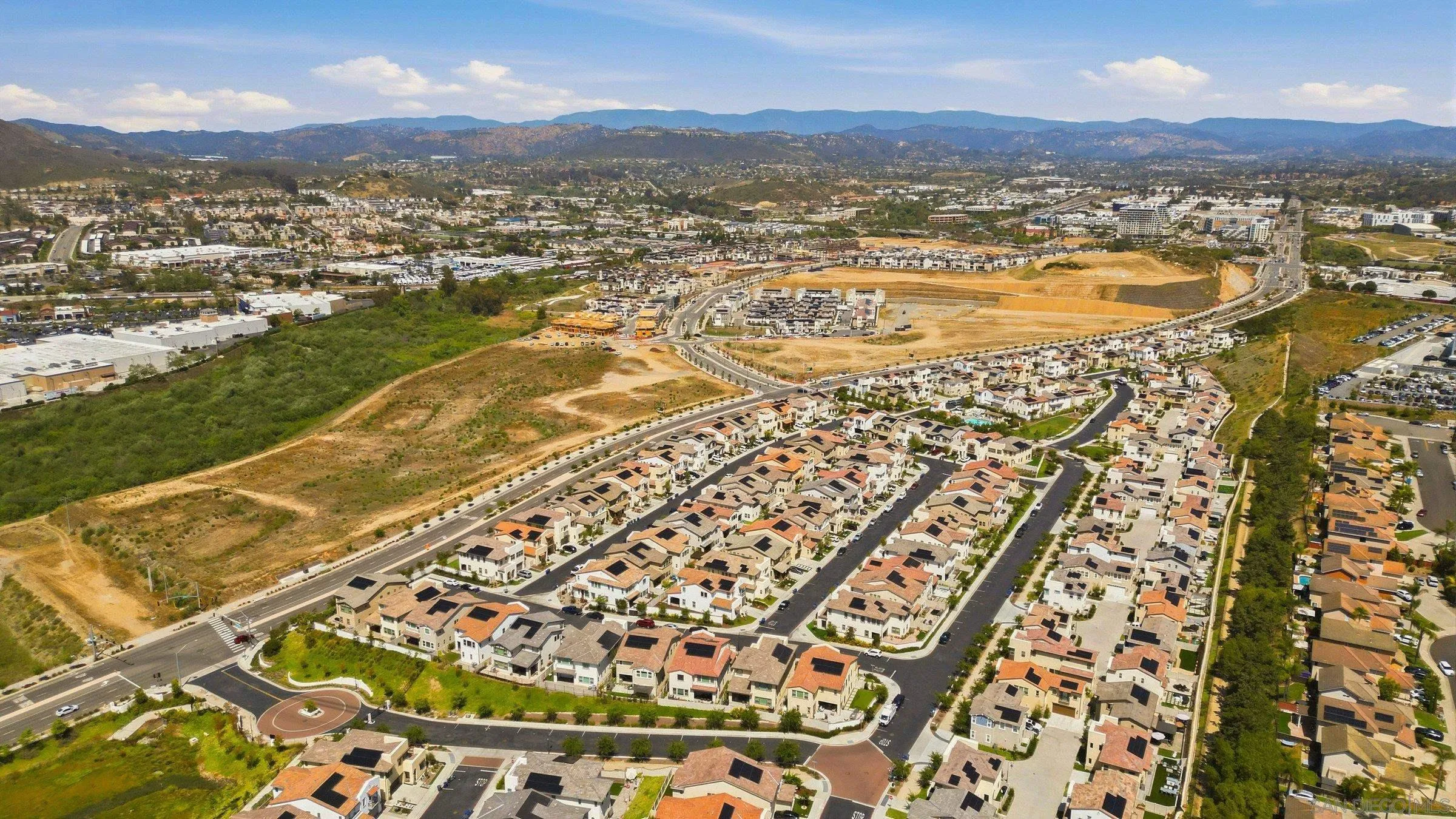 https://cdn.realtyfeed.com/cdn/127/260016610/dd49508c67273b7619aaf4aa6a35f5c2.webp