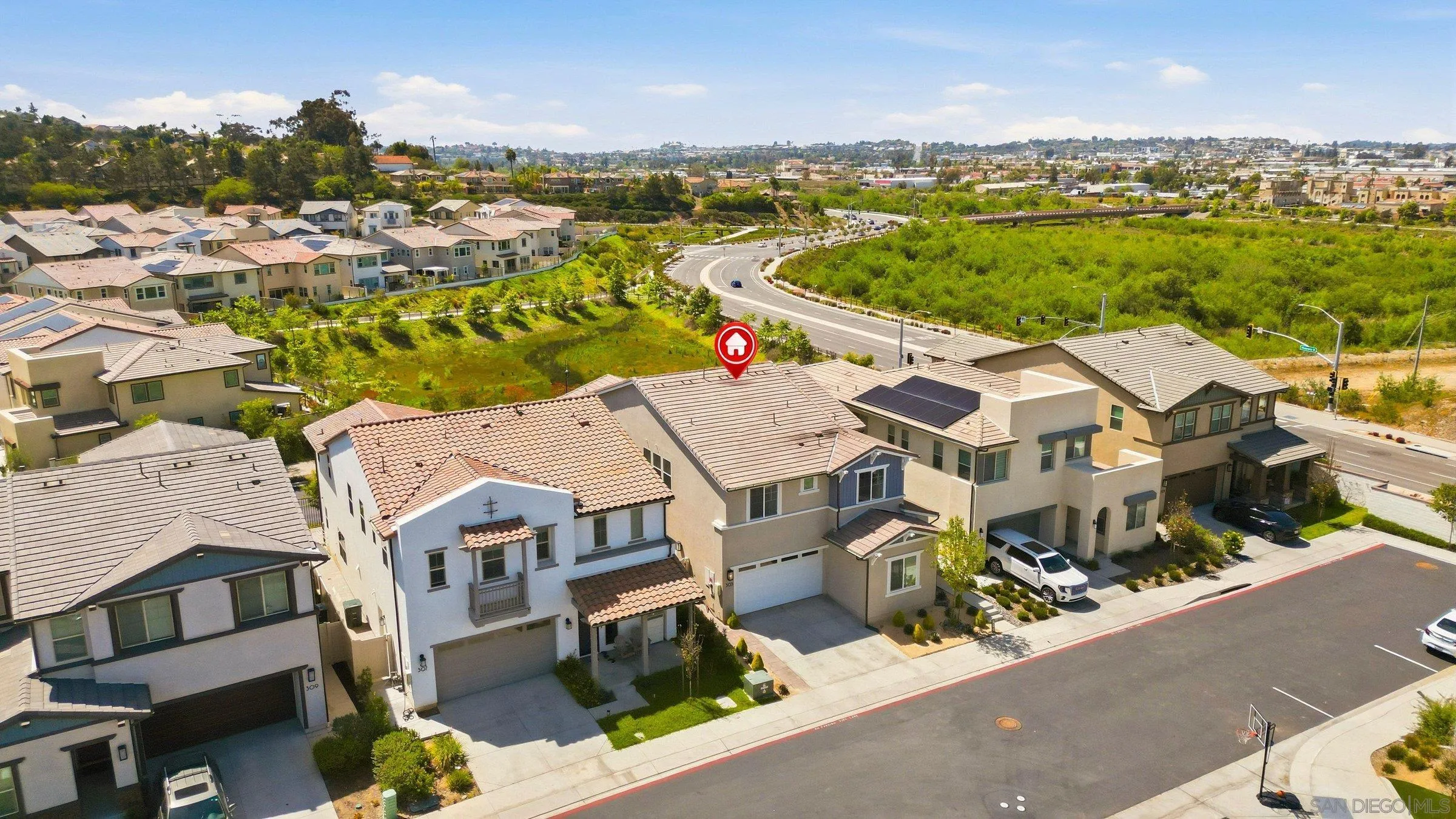 https://cdn.realtyfeed.com/cdn/127/260016610/e658effde0feeffcb3265b514ef67048.webp