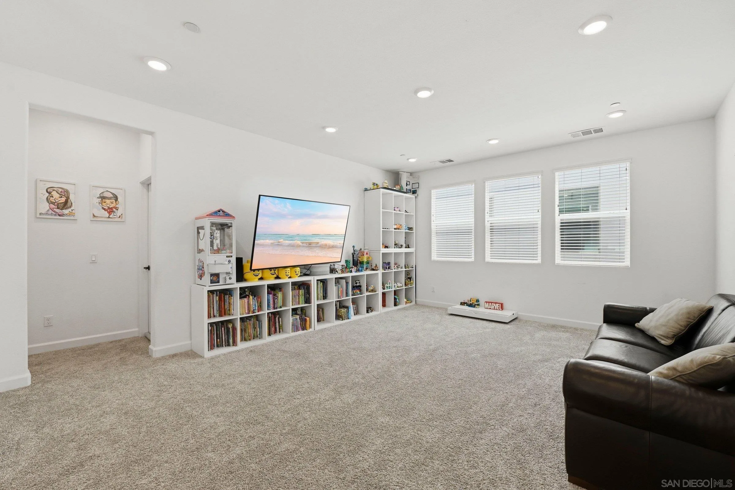 https://cdn.realtyfeed.com/cdn/127/260016610/f242b876aee8c11865fe63609c0bde08.webp