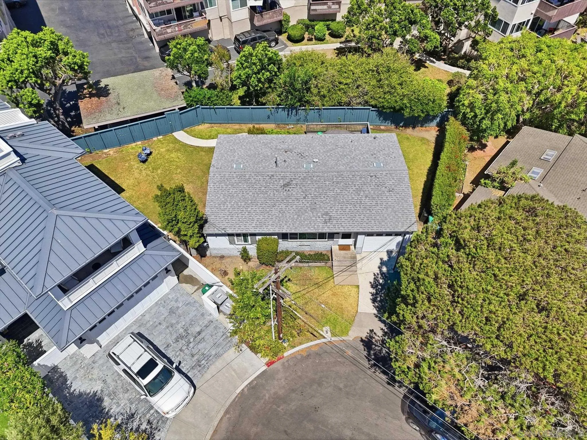 https://cdn.realtyfeed.com/cdn/127/260016611/3fe07f1d916230ad303399ac638e3351.webp