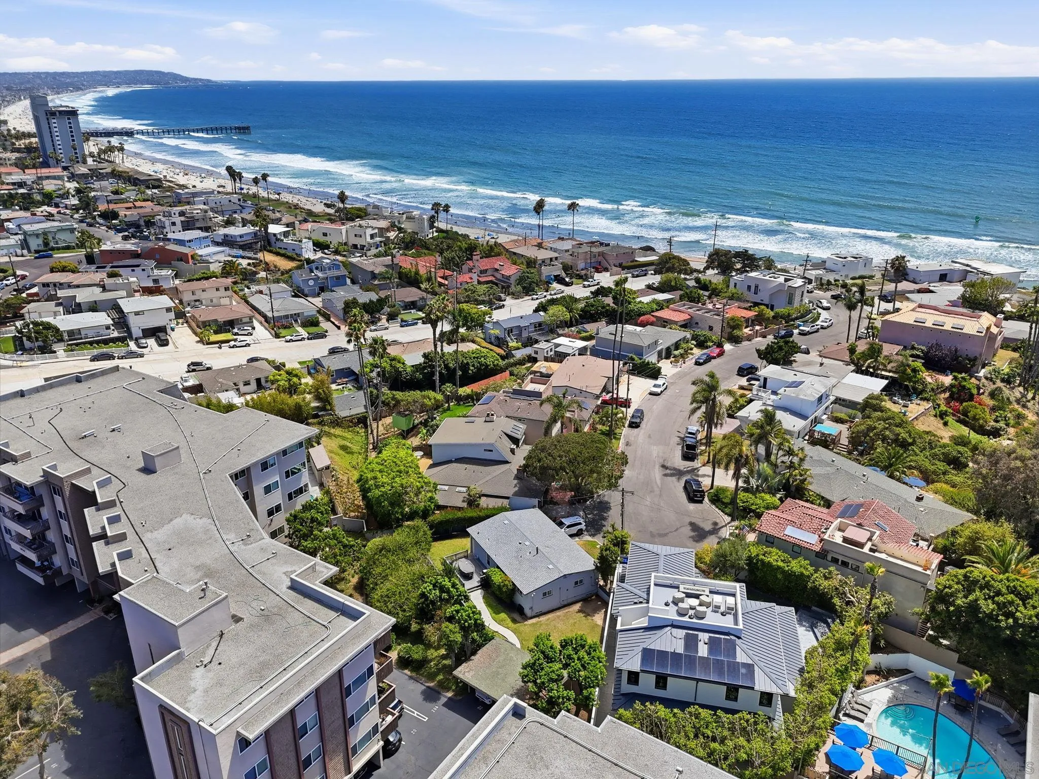 https://cdn.realtyfeed.com/cdn/127/260016611/bebc0804c0644bb3061497ddc37dc9d8.webp