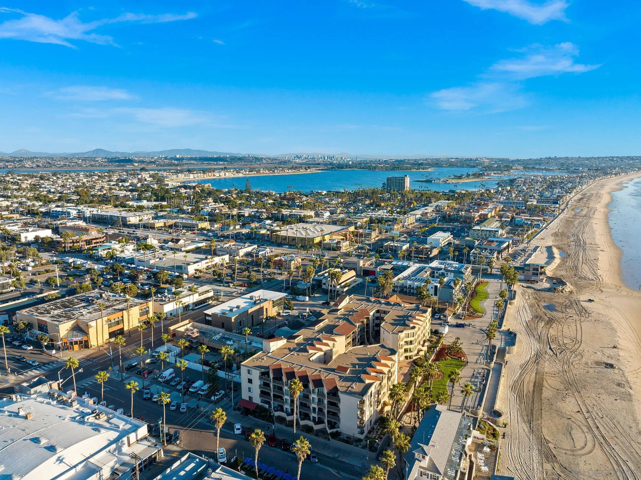 https://cdn.realtyfeed.com/cdn/127/260016611/eb0caf18603269d88ca32f38edc0db78.webp