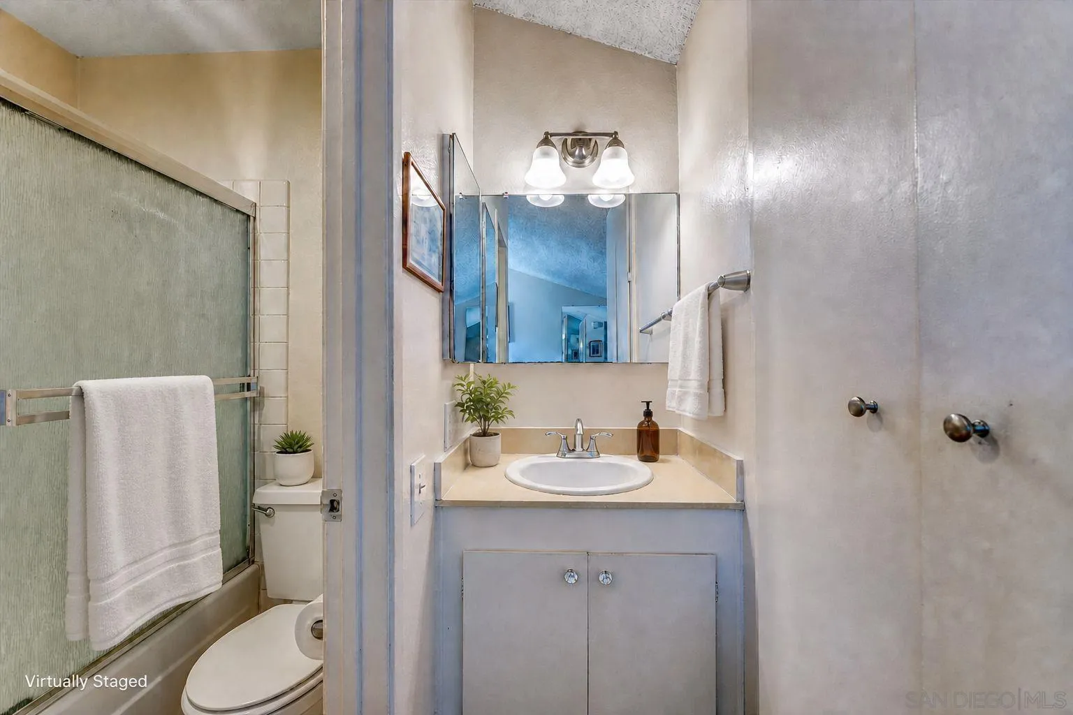 https://cdn.realtyfeed.com/cdn/127/260016615/31679185ef0985841abbb7ee3b658bec.webp