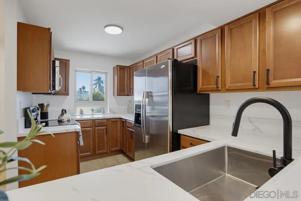 https://cdn.realtyfeed.com/cdn/127/260016620/05275965a855993b4c2f8a16ebdc4713.webp
