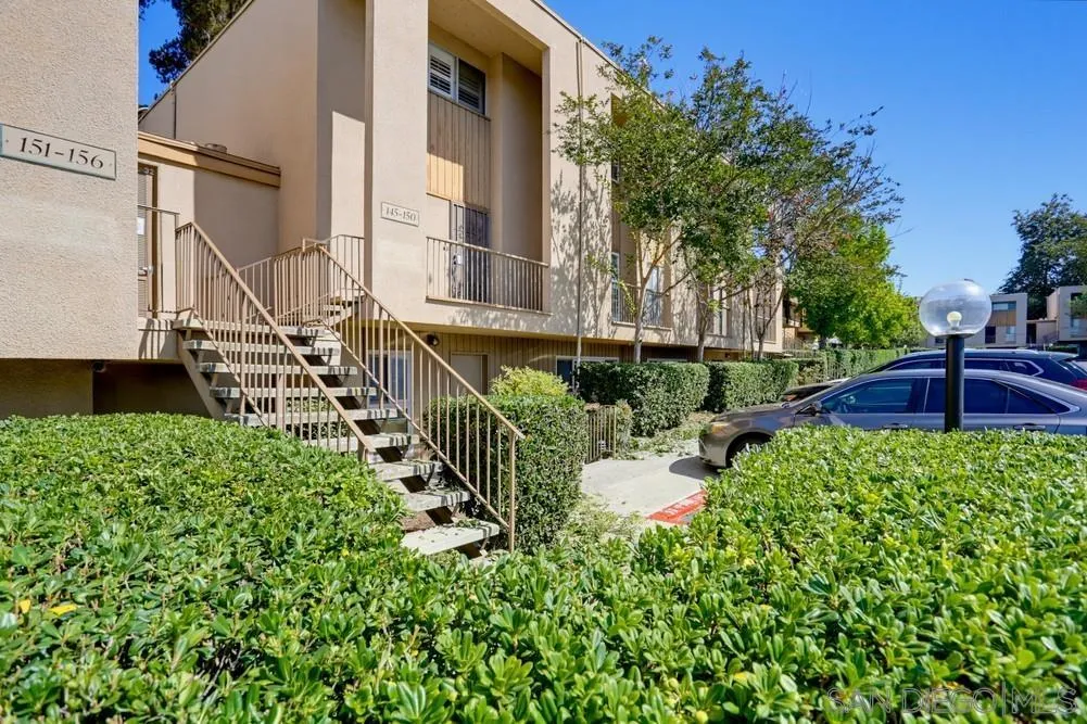 https://cdn.realtyfeed.com/cdn/127/260016620/b30dc5a4f00c4b62a1969cf180e367b7.webp