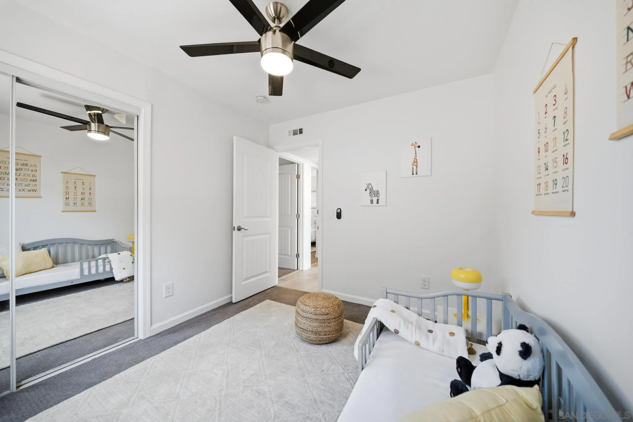 https://cdn.realtyfeed.com/cdn/127/260016621/22b838d5a9ce83a2ca577dff9486d235.webp