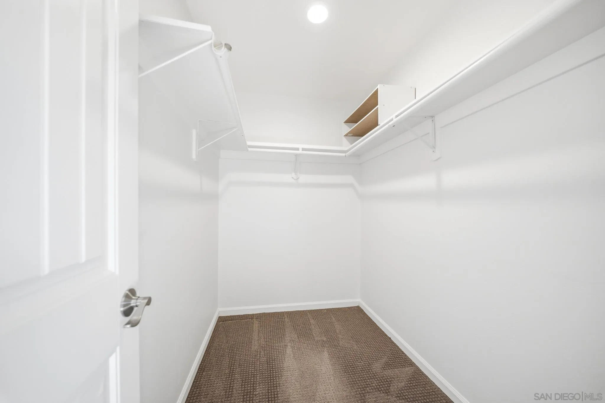 https://cdn.realtyfeed.com/cdn/127/260016621/25666e26934d19bf8ccea39c2d31b3d8.webp