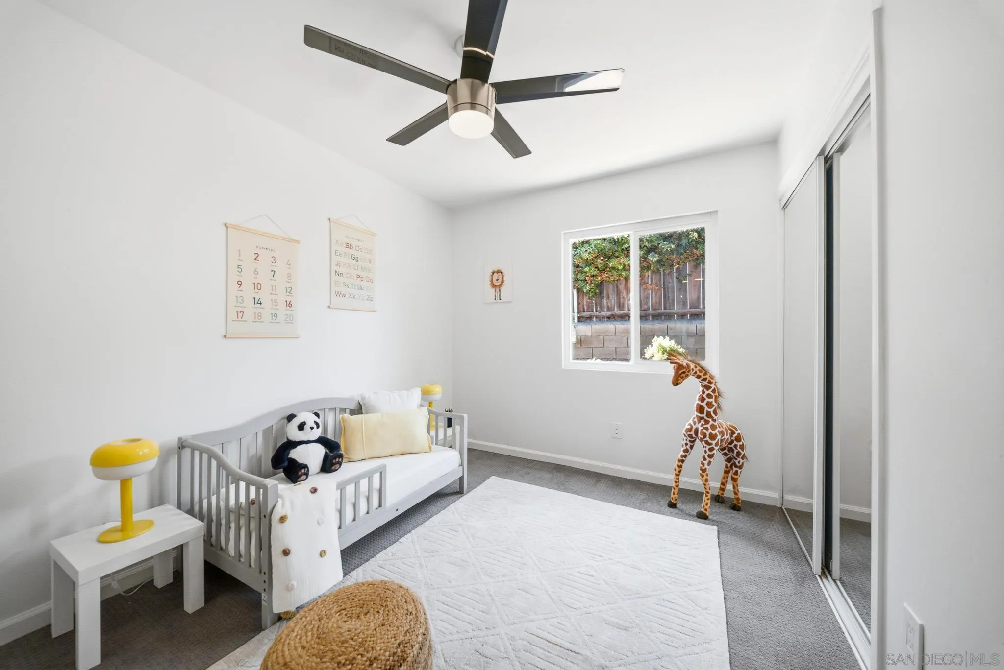 https://cdn.realtyfeed.com/cdn/127/260016621/29f2f8c1432359413821cee3a6c3abb5.webp