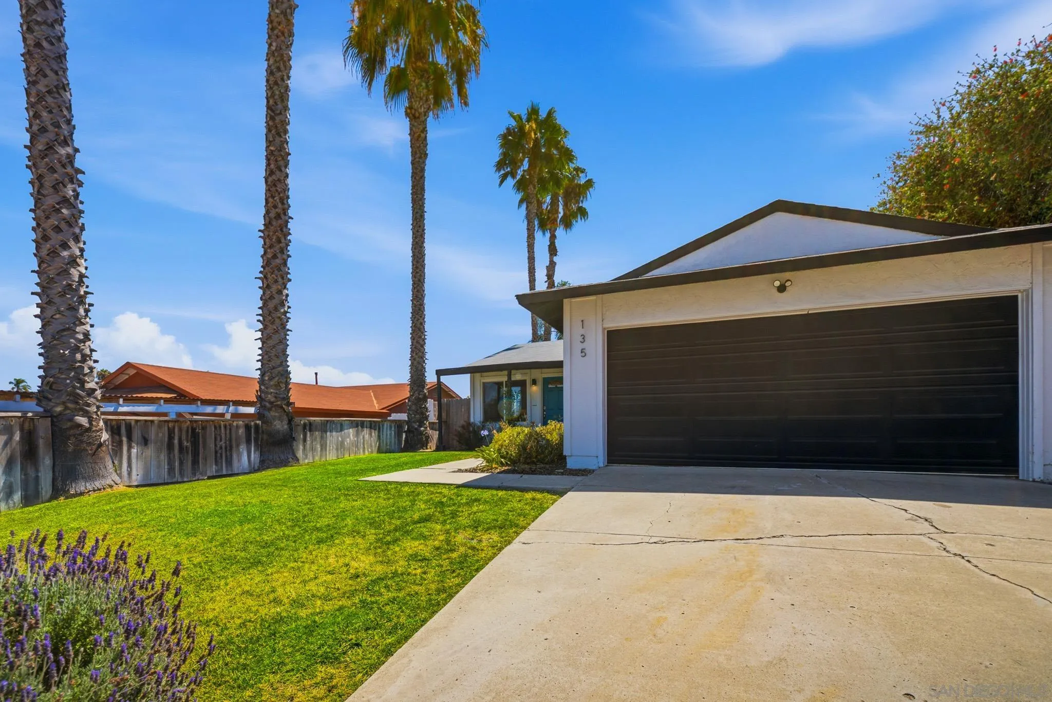 https://cdn.realtyfeed.com/cdn/127/260016621/322664b48533e519950e8481b4df8f3f.webp