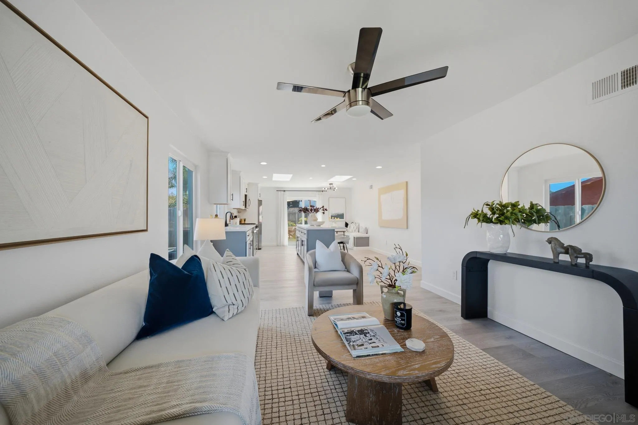 https://cdn.realtyfeed.com/cdn/127/260016621/61e9082bd0a5fb5ebdb037d0eaeab51a.webp