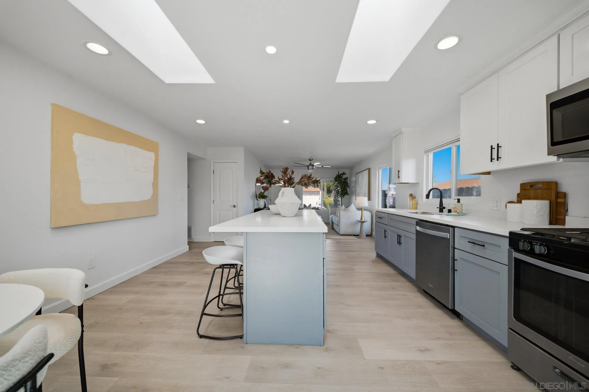 https://cdn.realtyfeed.com/cdn/127/260016621/d381a77f7665da947e2e50fcb96b2954.webp