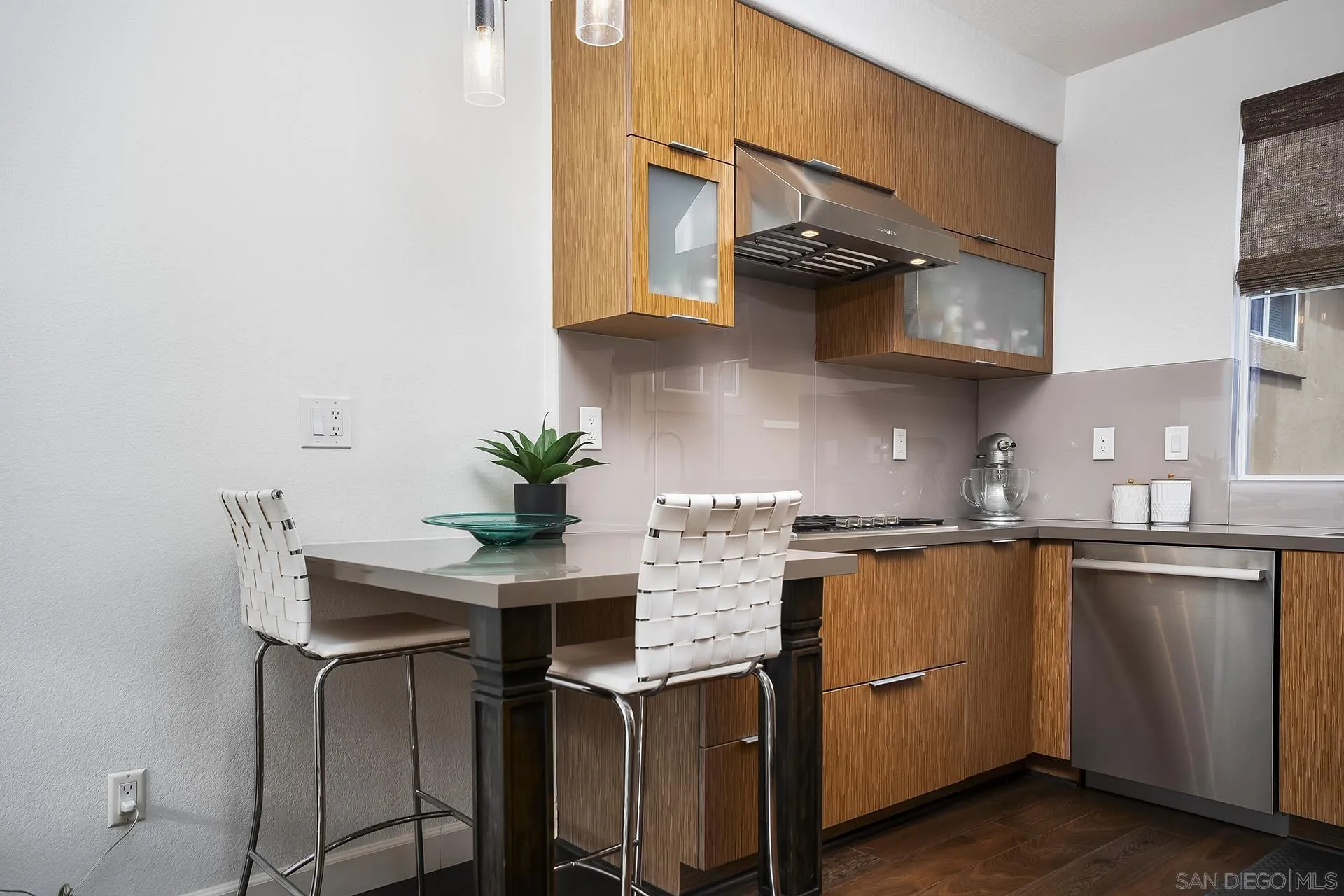 https://cdn.realtyfeed.com/cdn/127/260016624/c5d6a46e4eefb7b1a418188b11f5137c.webp
