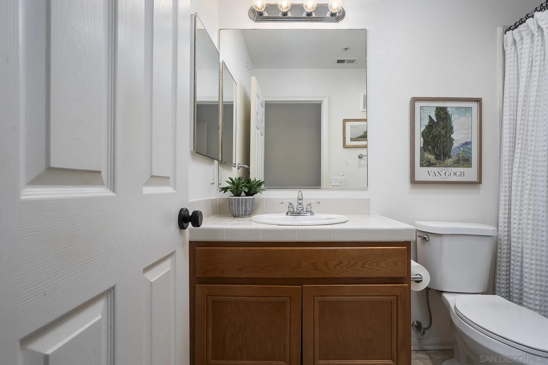 https://cdn.realtyfeed.com/cdn/127/260016624/c6623f10a1b0d3c2491b40aeb5910d7f.webp