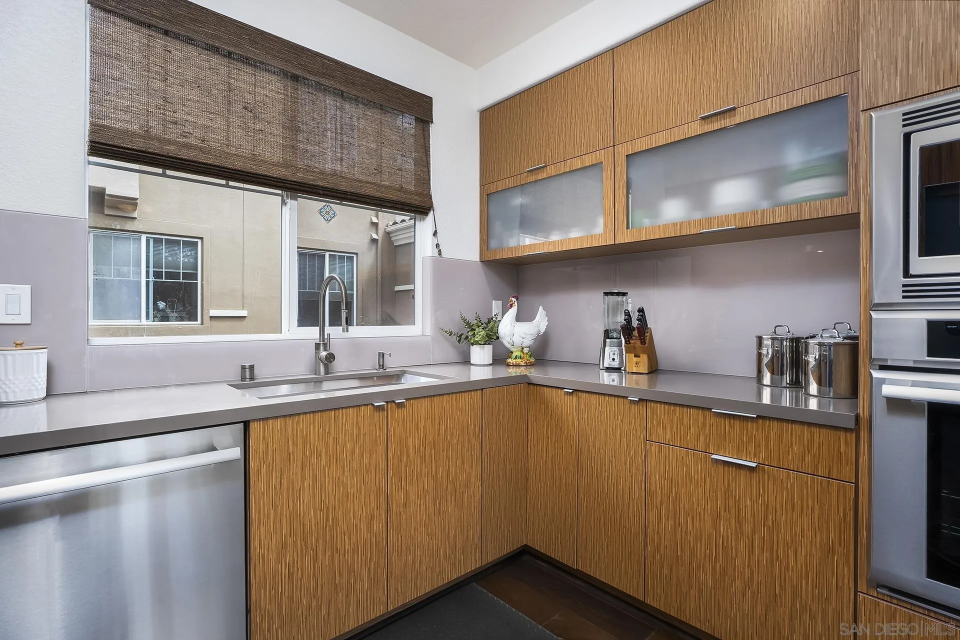 https://cdn.realtyfeed.com/cdn/127/260016624/f1d59cf13dd55fc4b9f13d57fa246c10.webp