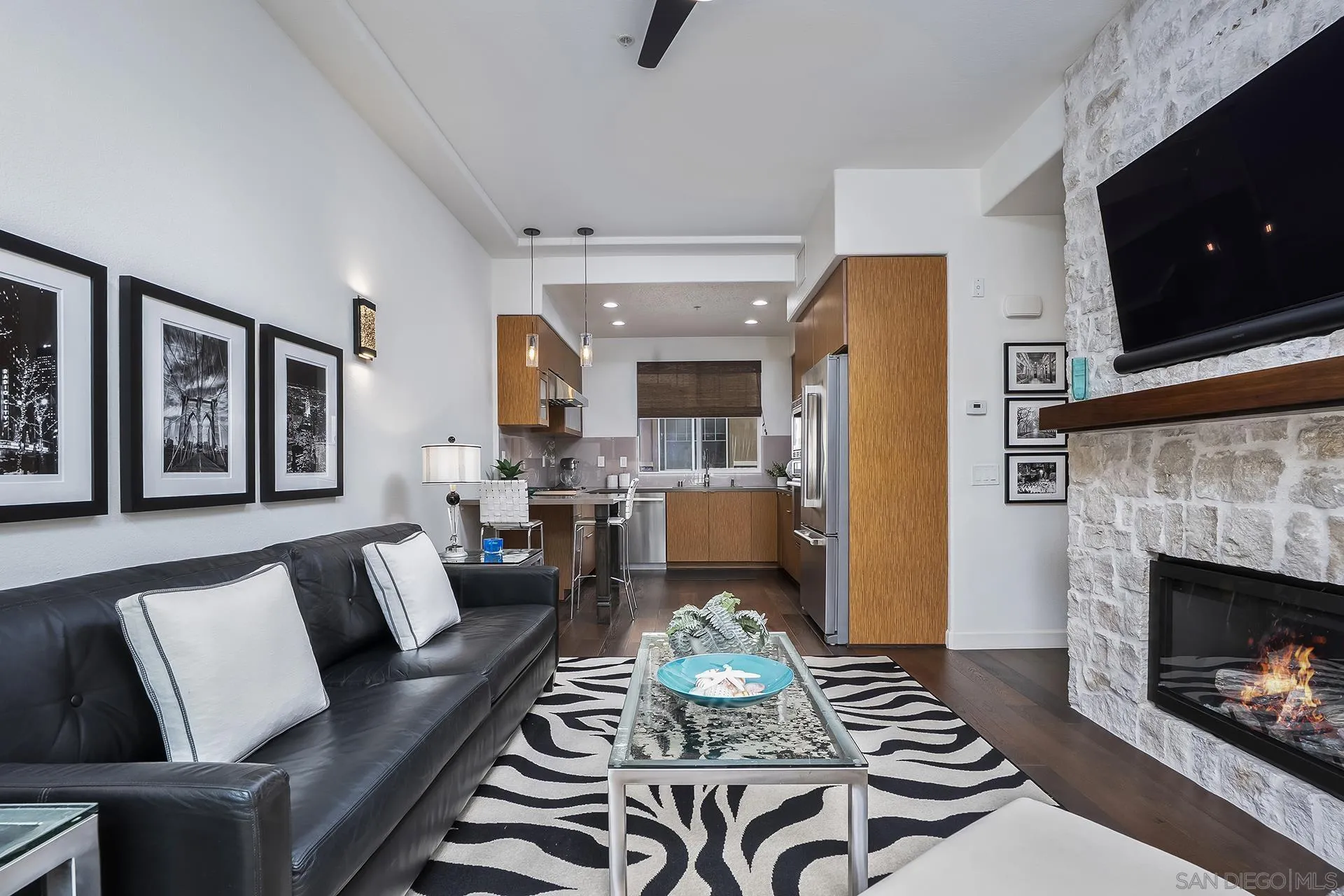 https://cdn.realtyfeed.com/cdn/127/260016624/ff4f5e416fdf39efba65ac2e2b45edc2.webp