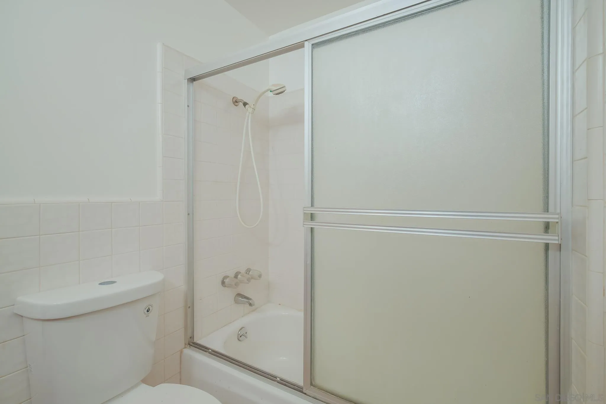 https://cdn.realtyfeed.com/cdn/127/260016629/21adf05f08d8328cfcc14aa5551a337f.webp
