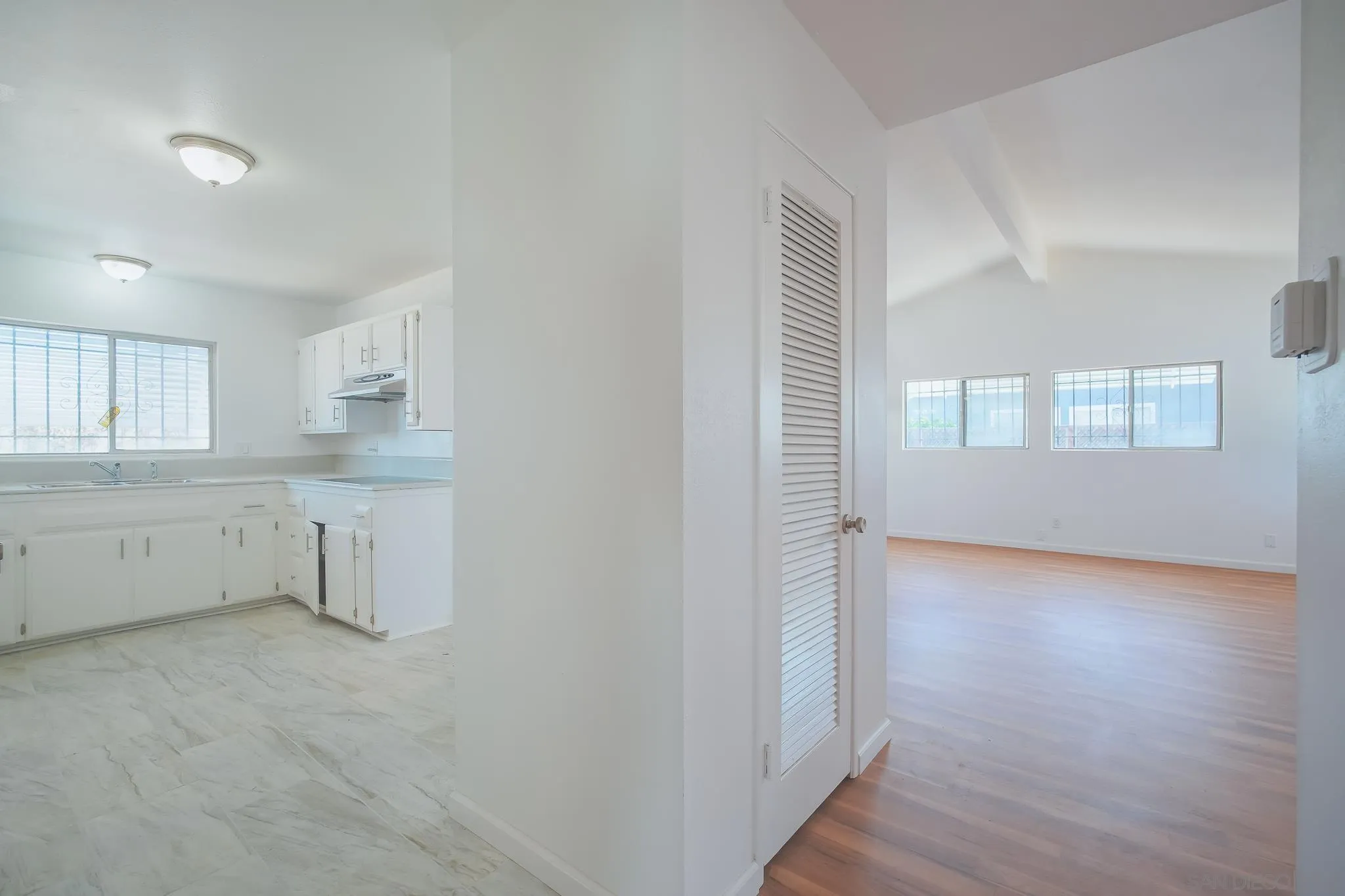 https://cdn.realtyfeed.com/cdn/127/260016629/2f99767206cf50fcc1f3531aea81001e.webp