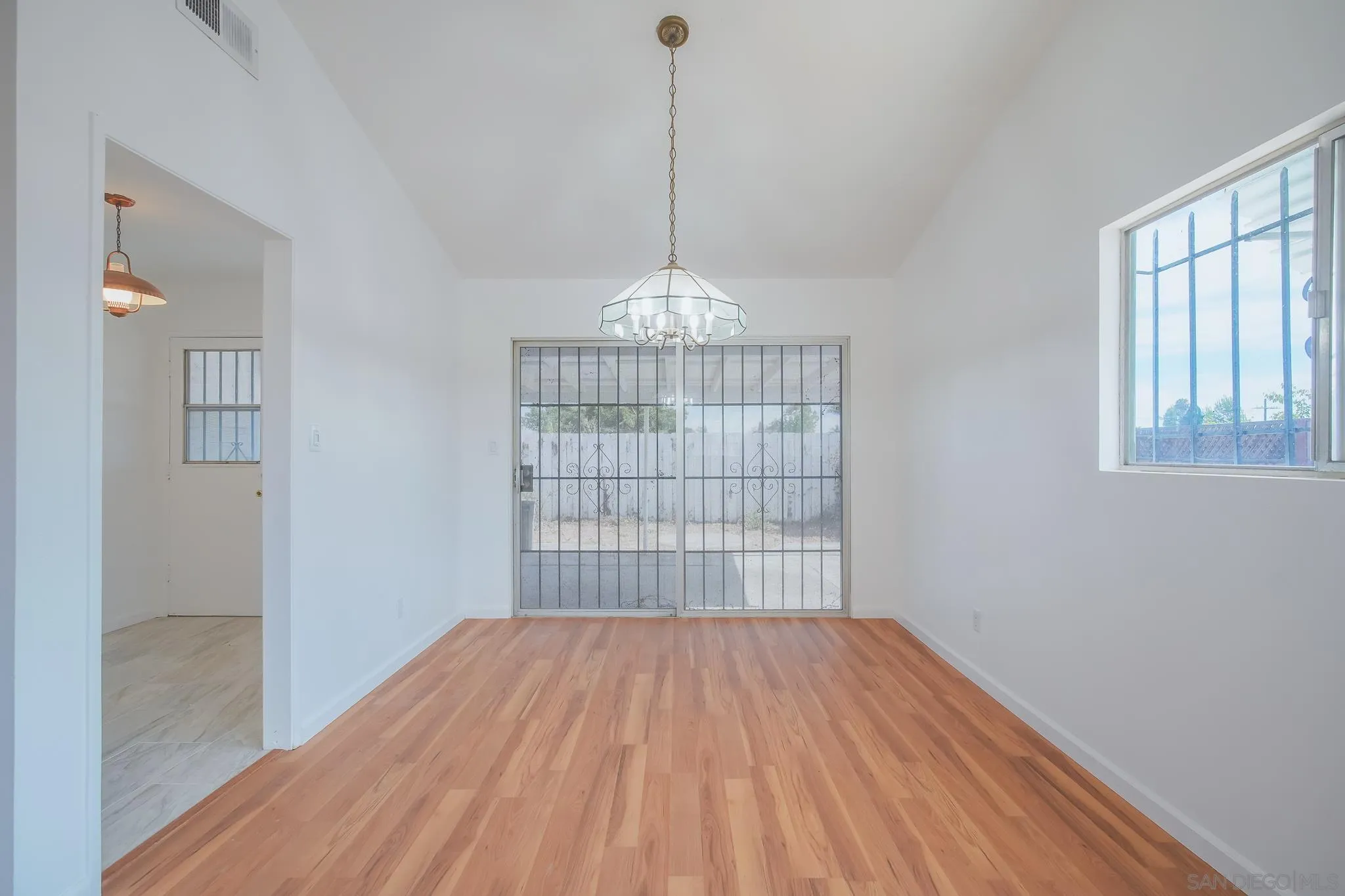 https://cdn.realtyfeed.com/cdn/127/260016629/960a281f7c75d70c5383a203b03e4046.webp