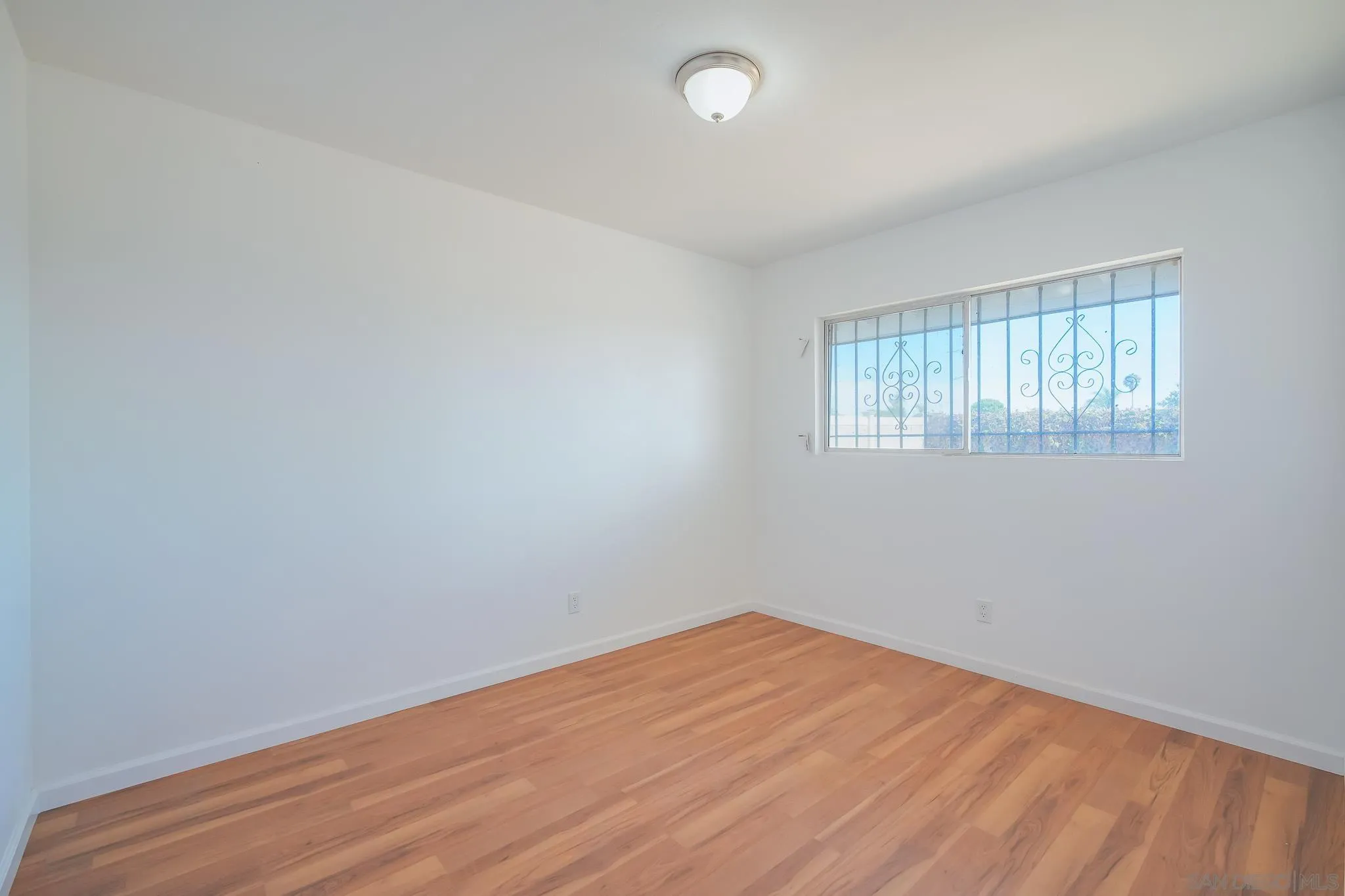 https://cdn.realtyfeed.com/cdn/127/260016629/eebcc0a610067e52ad21618da827e309.webp