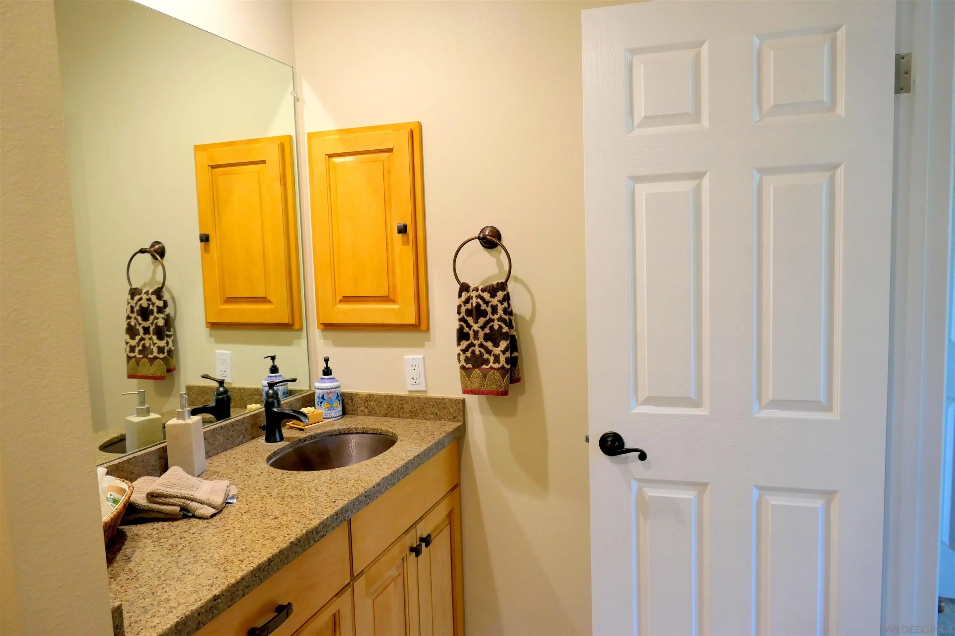 https://cdn.realtyfeed.com/cdn/127/260016630/8c81dc8b55f1032097d34ad0596133e8.webp
