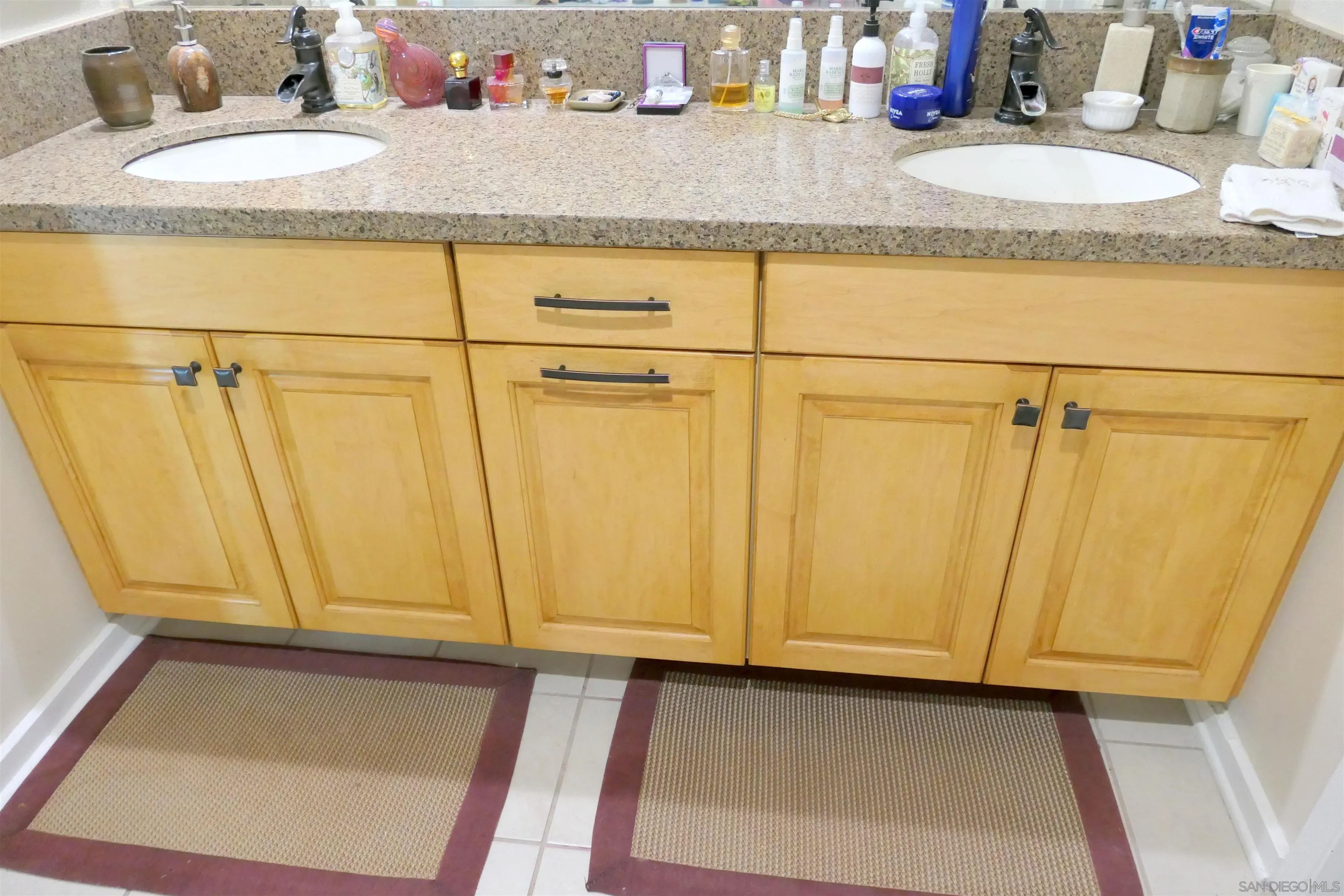 https://cdn.realtyfeed.com/cdn/127/260016630/dd37b7f2246d399a97ead00fff4928bf.webp