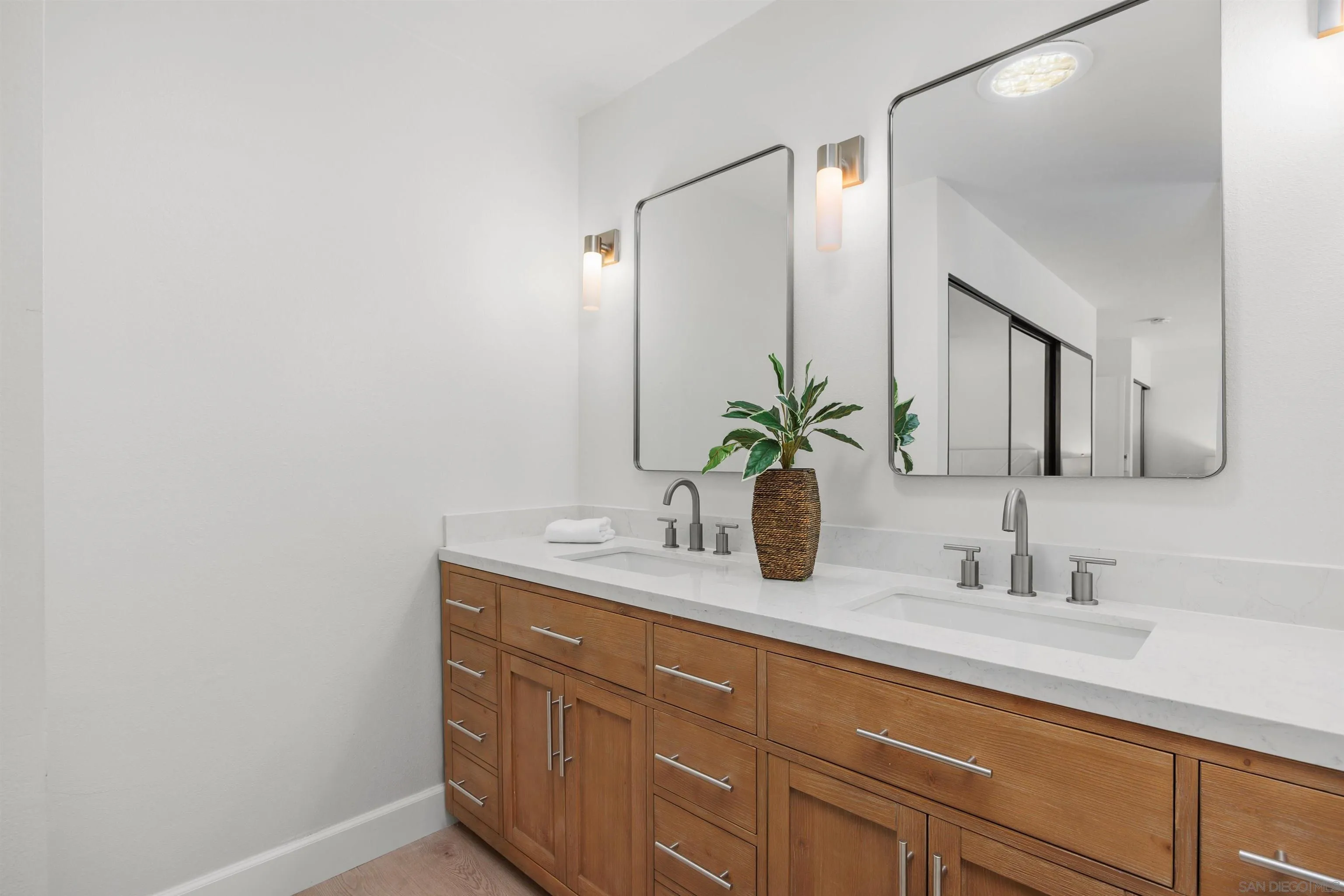 Photo #12: 260016632 Listing: Photo #12