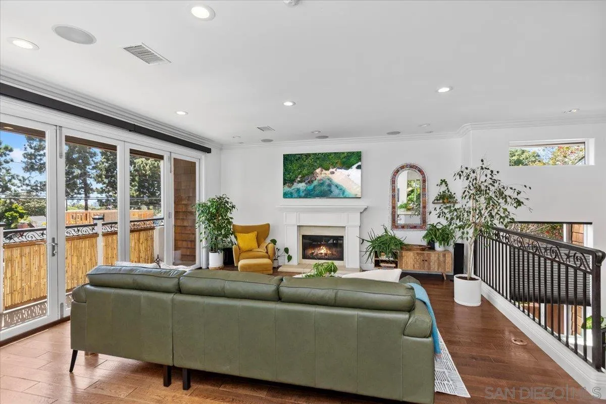 https://cdn.realtyfeed.com/cdn/127/260016634/db2dc5e2e7c0d42ab77b96a0d87760b5.webp
