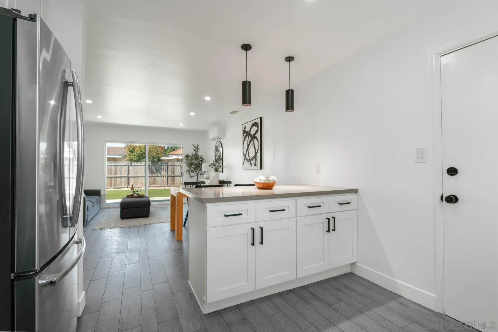 https://cdn.realtyfeed.com/cdn/127/260016641/82e2a87292ca92b35478b0ea67398106.webp