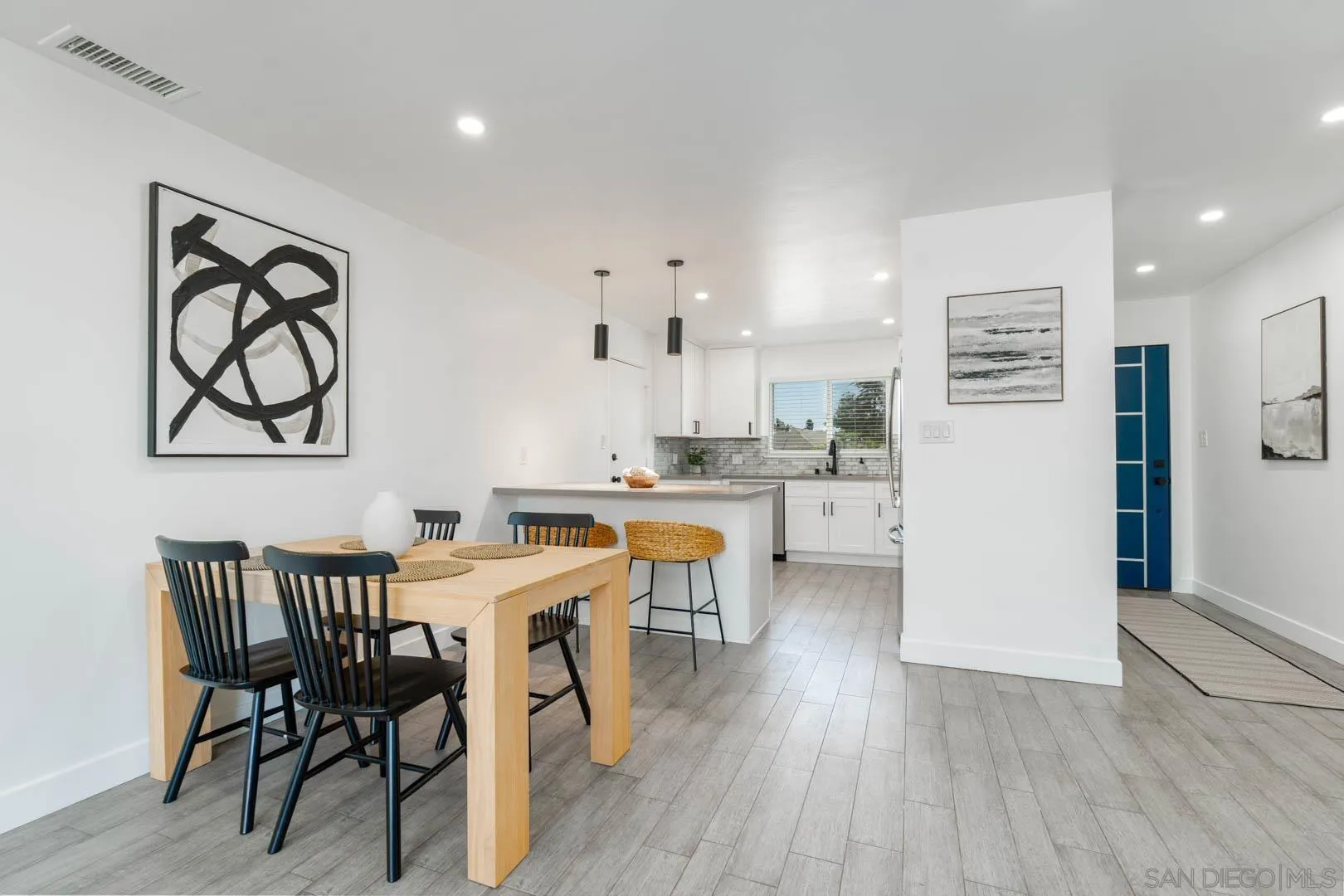 https://cdn.realtyfeed.com/cdn/127/260016641/e366c0df9e140e5a8a43e153cc155beb.webp