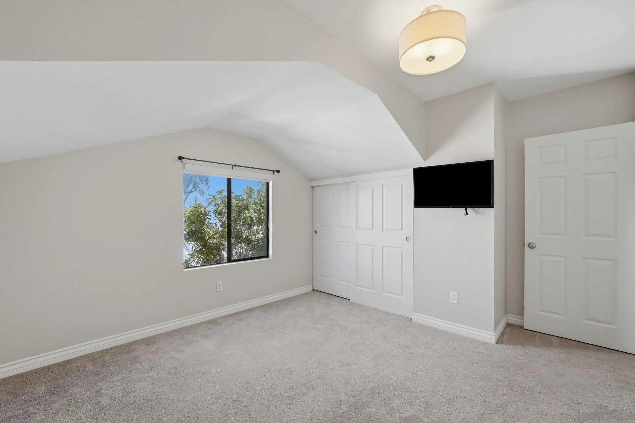 Photo #32: 260016642 Listing: Photo #32